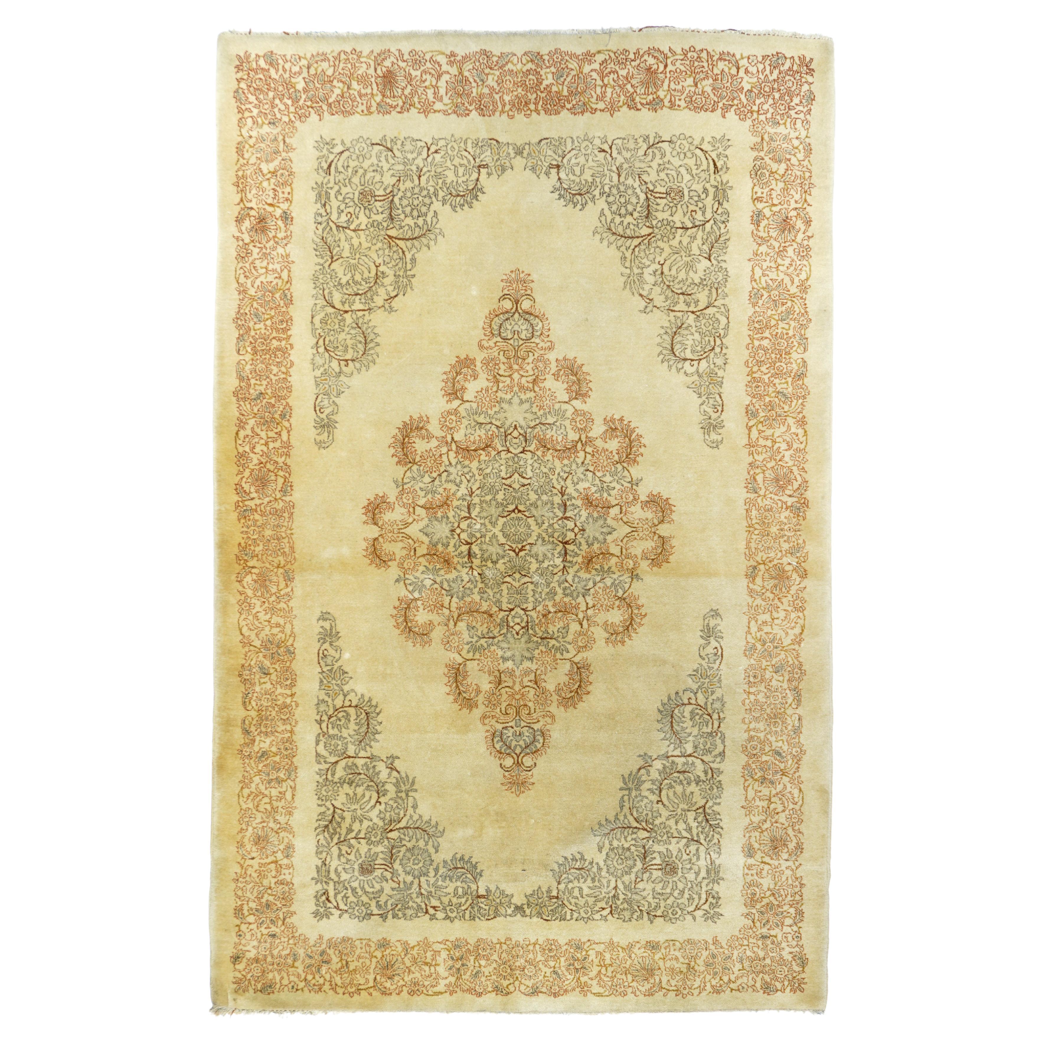 Kashan-Teppich 4'3'' x 7'3''