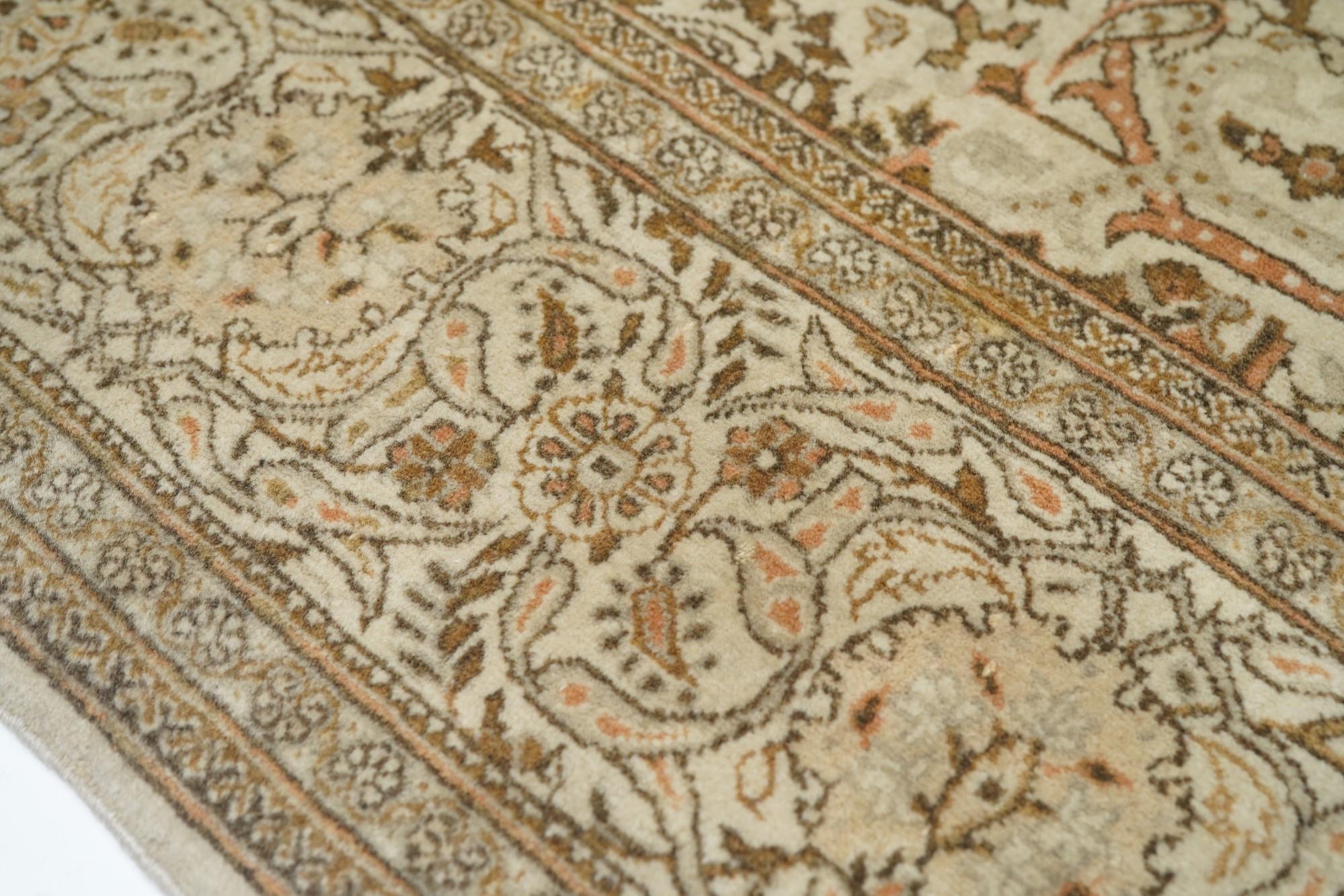 Persischer Kashan-Teppich im Vintage-Stil, 4'4'' x 6'9'' (Mitte des 20. Jahrhunderts) im Angebot
