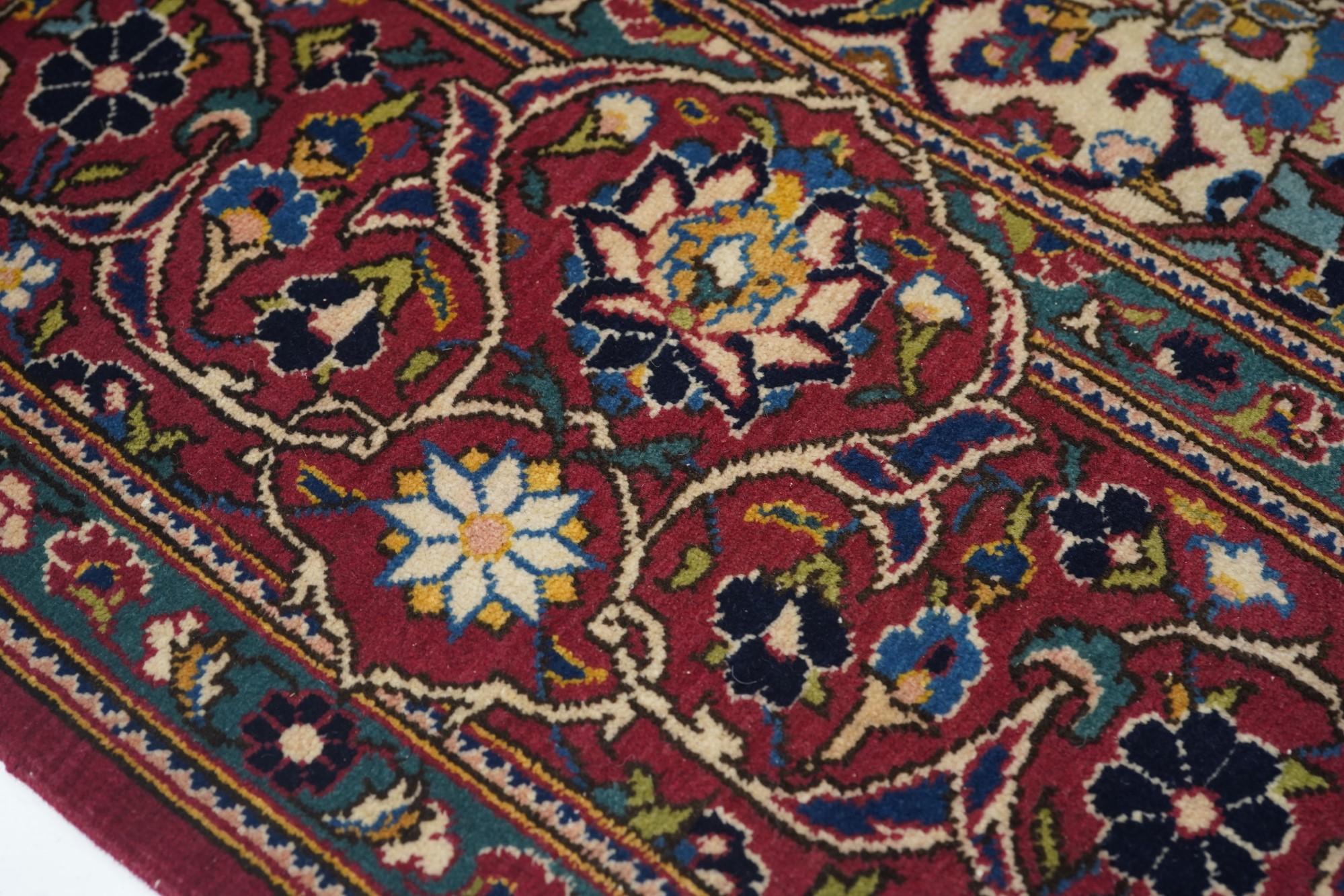 Mid-20th Century Vintage Kashan Rug For Sale