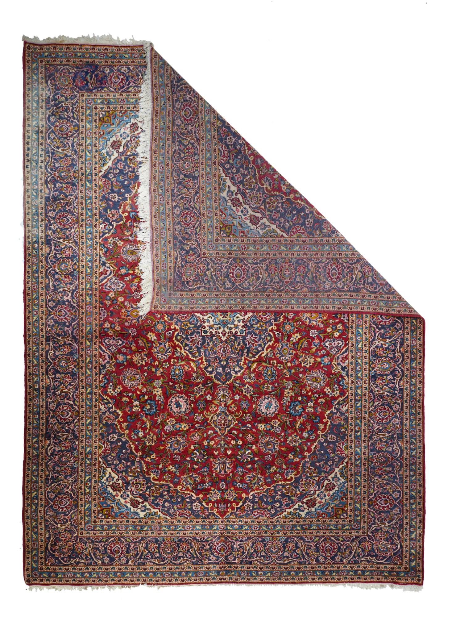 Vintage Kashan rug. Measures :9'8'' x 13'5''.