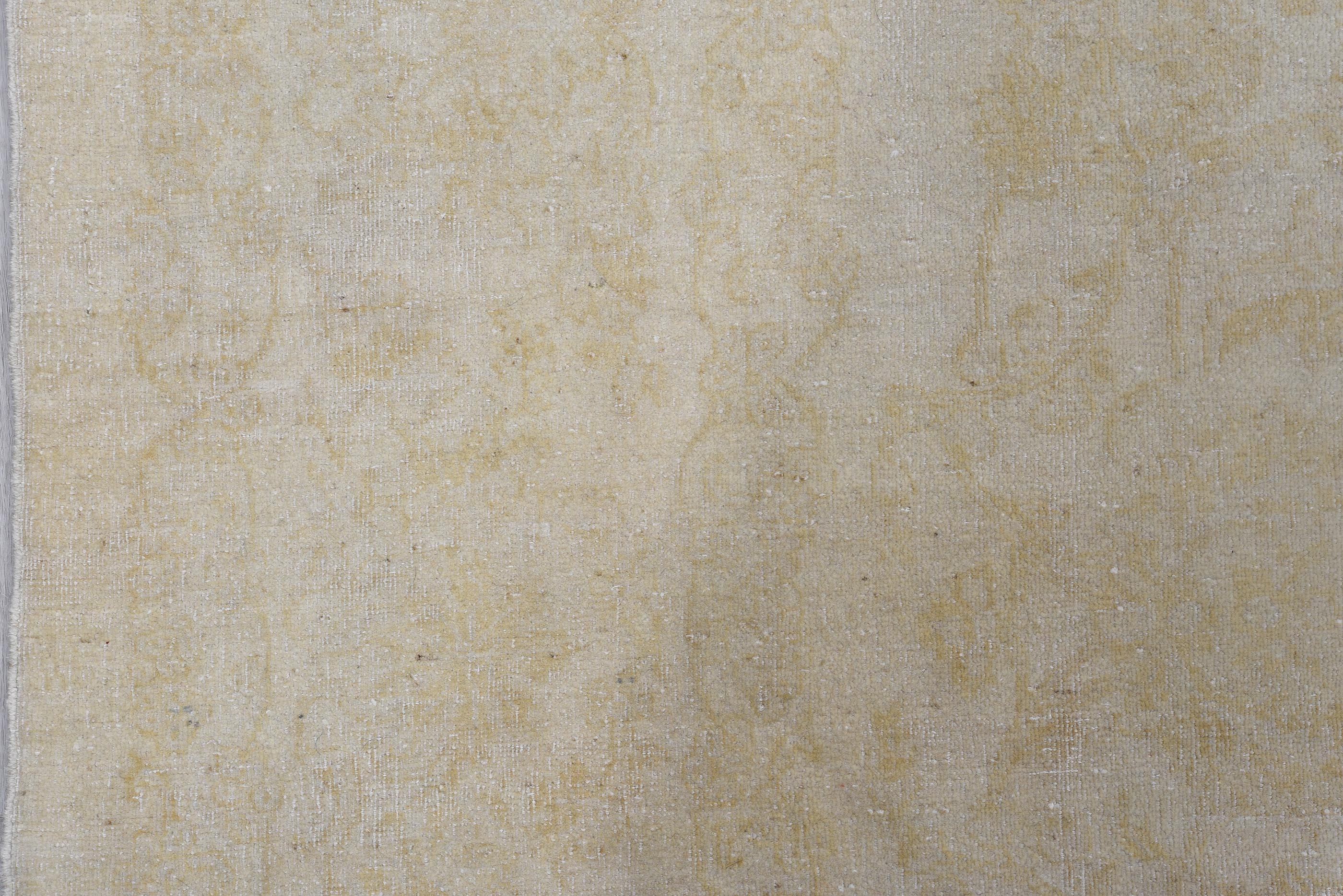 20ième siècle Tapis Vintage Kashan Médaillon Ivoire délavé en vente