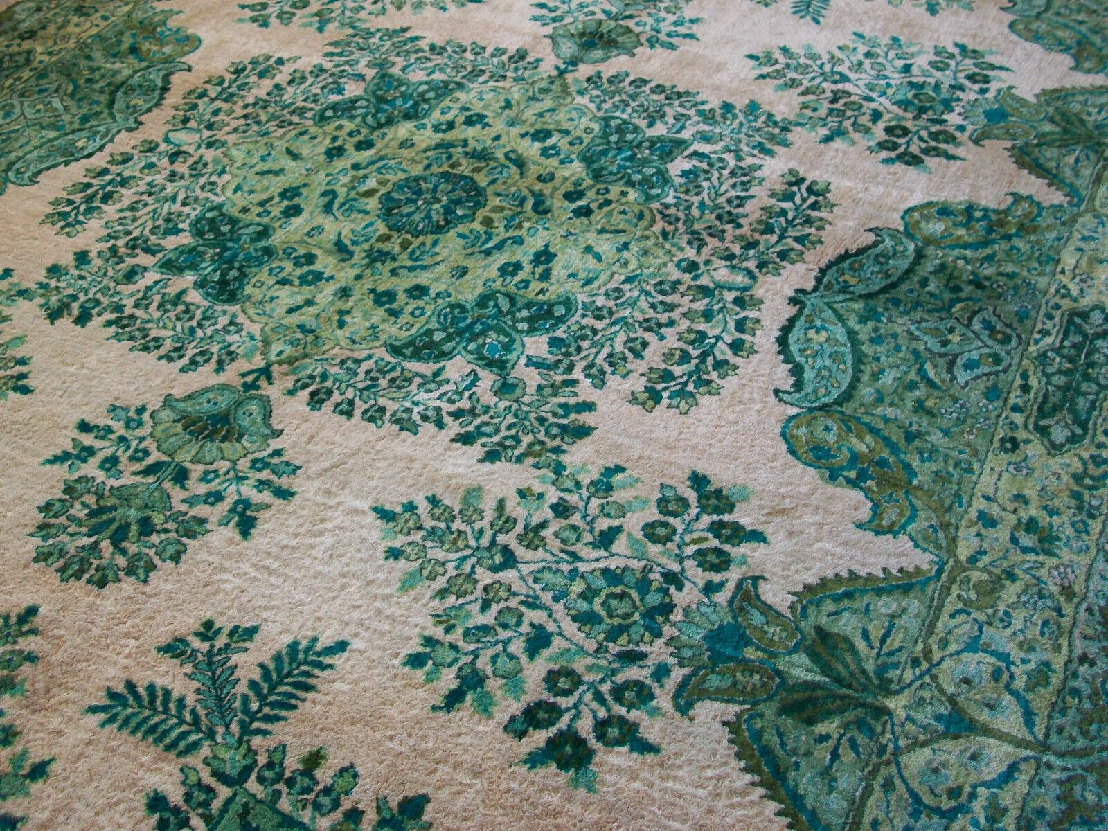 Vintage Kashmir-Teppich aus Kaschmir mit handgewebtem Seidenflor, Mitte des 20. Jahrhunderts im Angebot 1