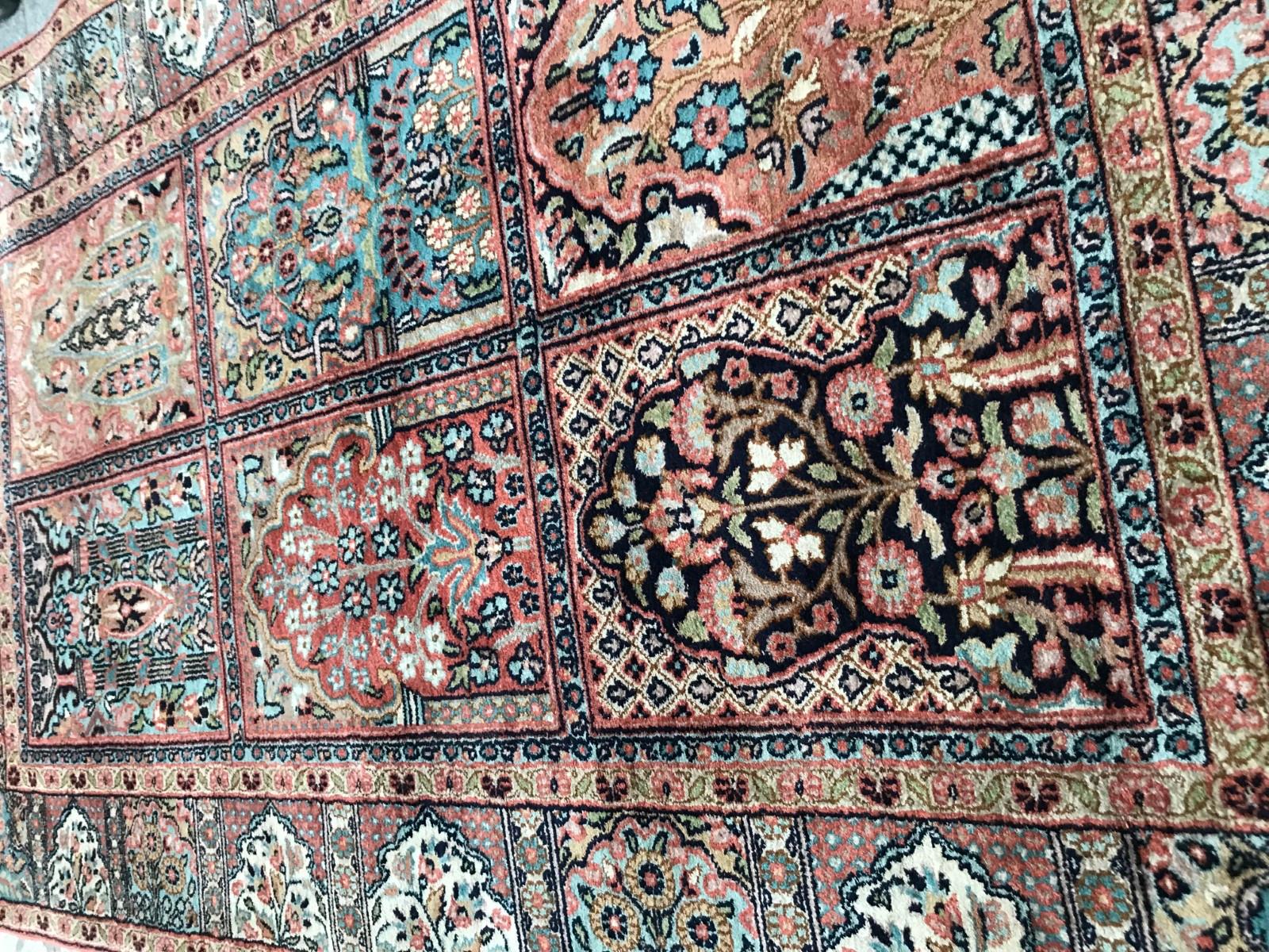 Vintage Kashmir Silk Rug In Good Condition In Saint Ouen, FR