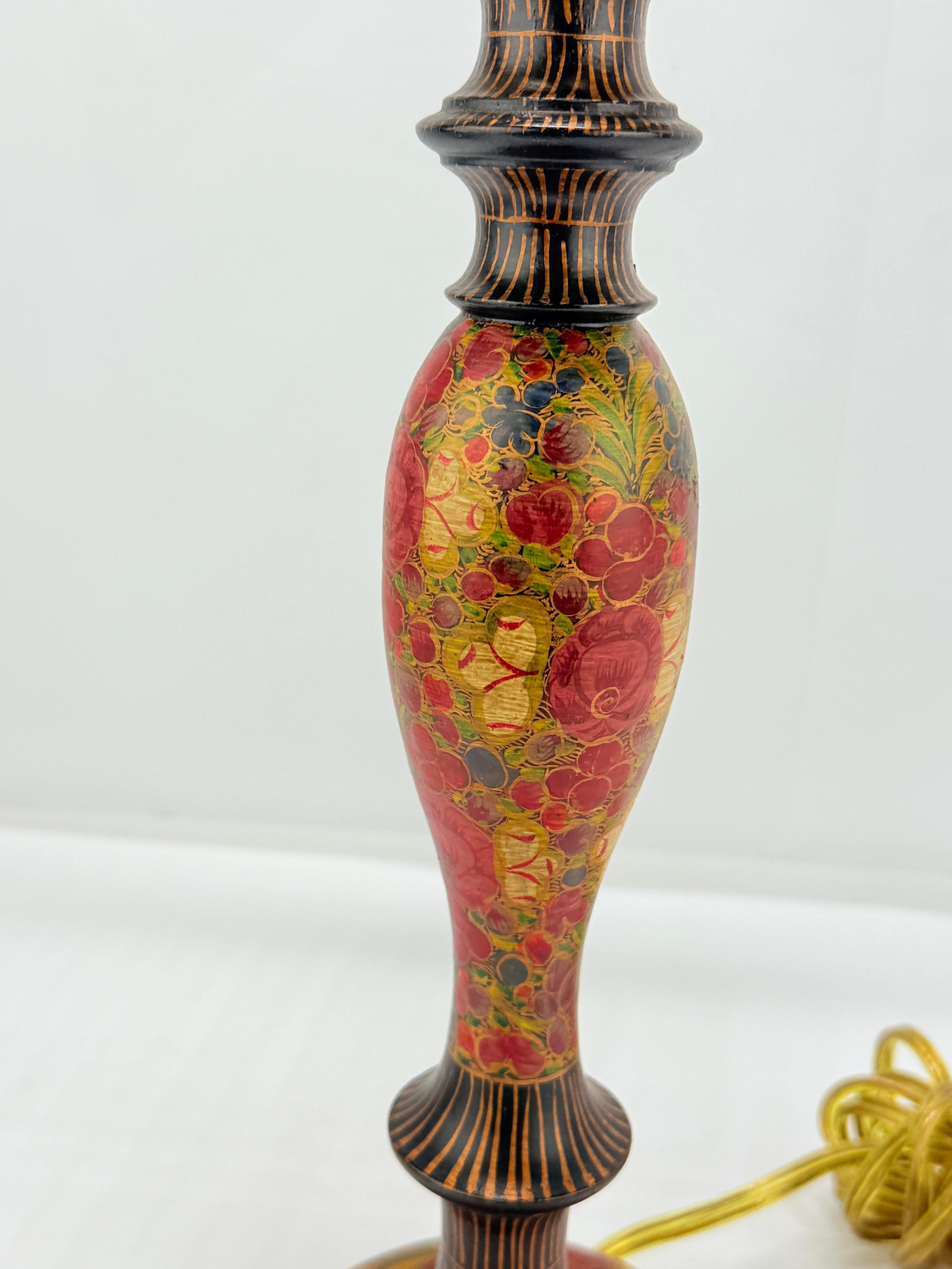XX secolo Lampada da tavolo decorata in policromia Kashmiri d'epoca in vendita