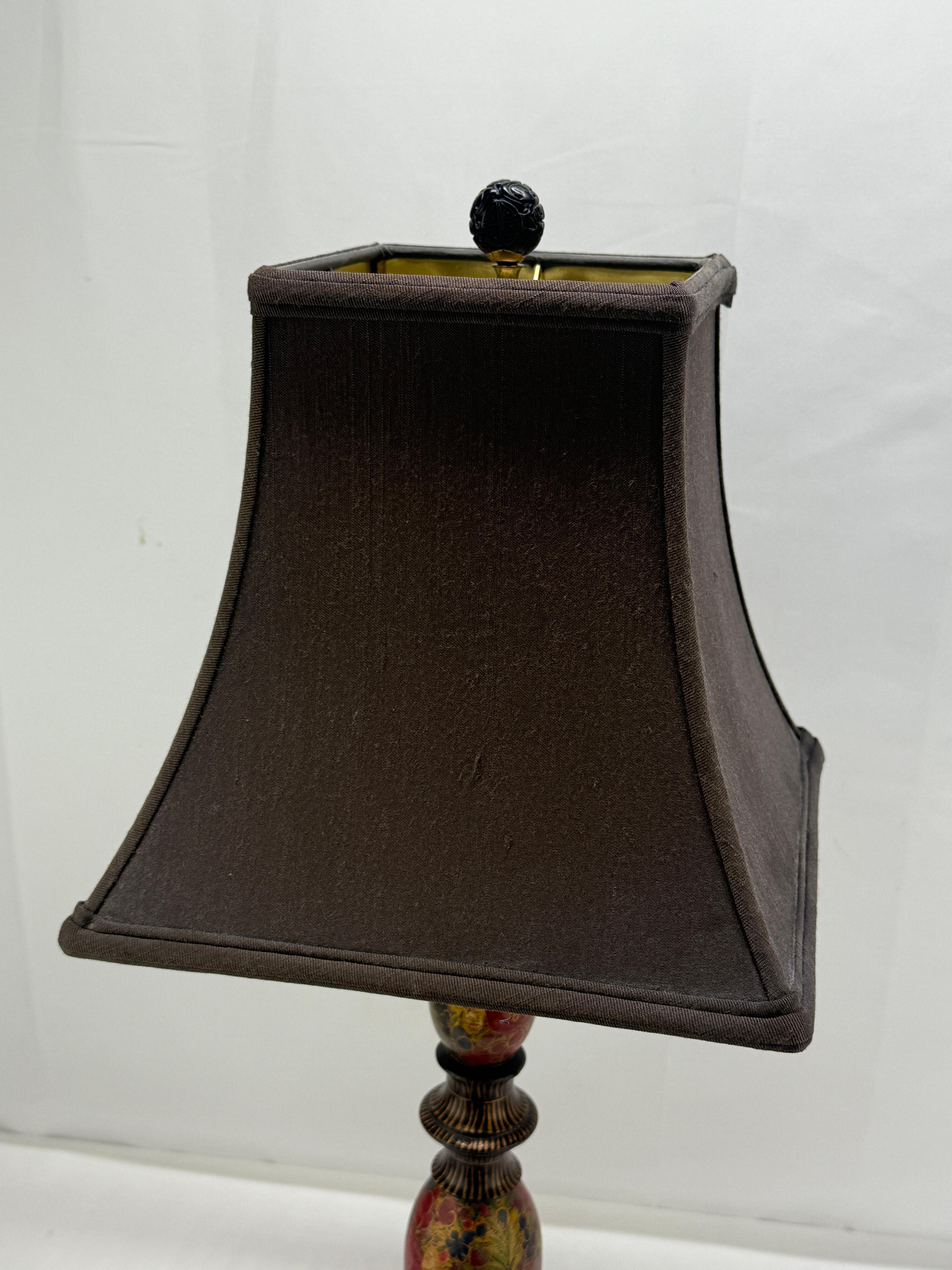 Lampada da tavolo decorata in policromia Kashmiri d'epoca in vendita 1