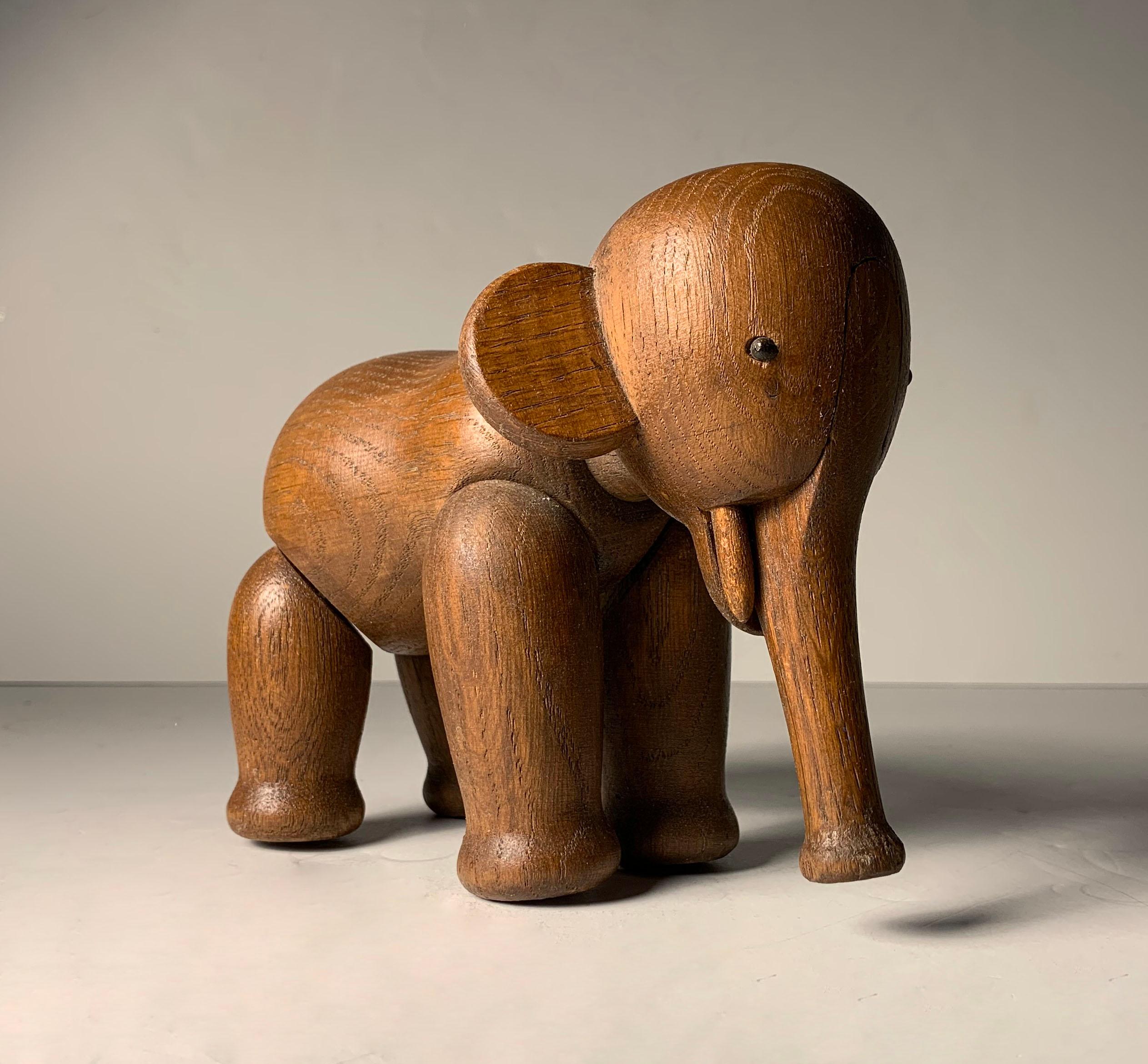A early Vintage Kay Bojesen Articulating wood toy elephant. signed with early Denmark signature on foot.


Appears to have a slender chipped area on the interior side of trunk. See photo.