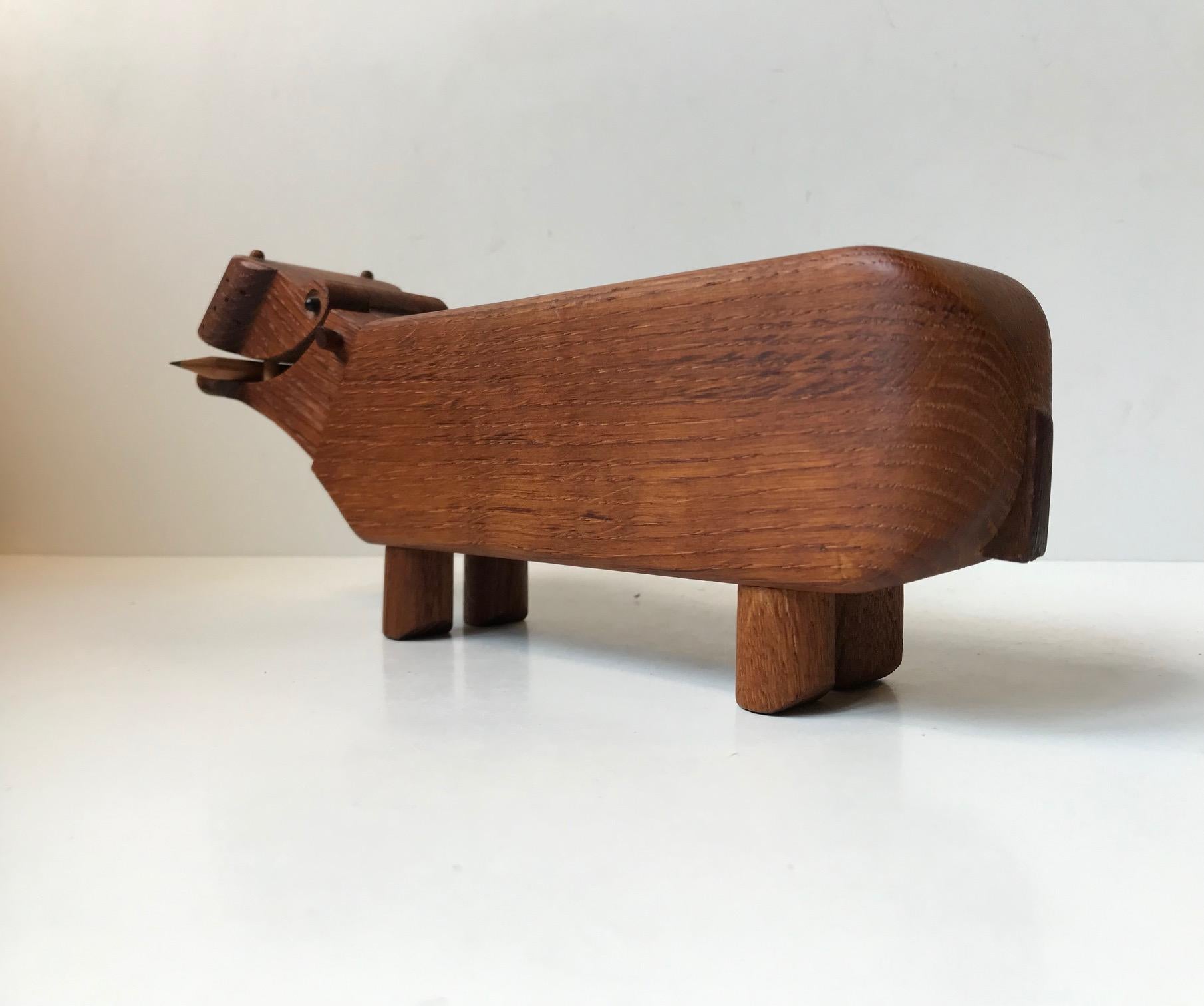 Vintage Kay Bojesen Hippopotamus in Oak, 1950s Desk Pencil Holder and Figurine In Good Condition In Esbjerg, DK