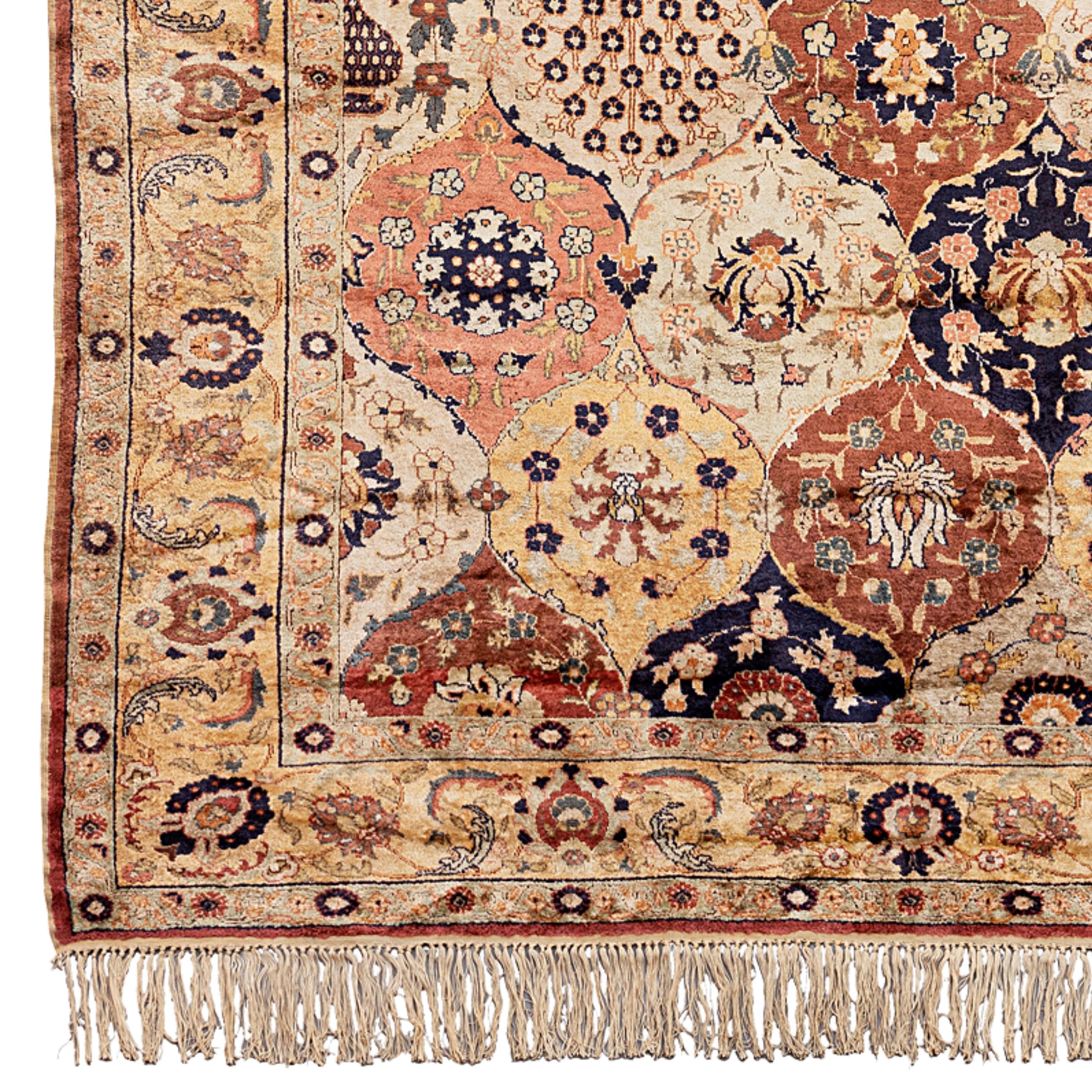 20th Century Kayseri Flosh Rug
Size: 195x280 cm

This impressive 20th century Anatolian Kayseri Carpet is a masterpiece reflecting the elegant and sophisticated craftsmanship of a historical period.

Rich Patterns: The carpet is decorated with