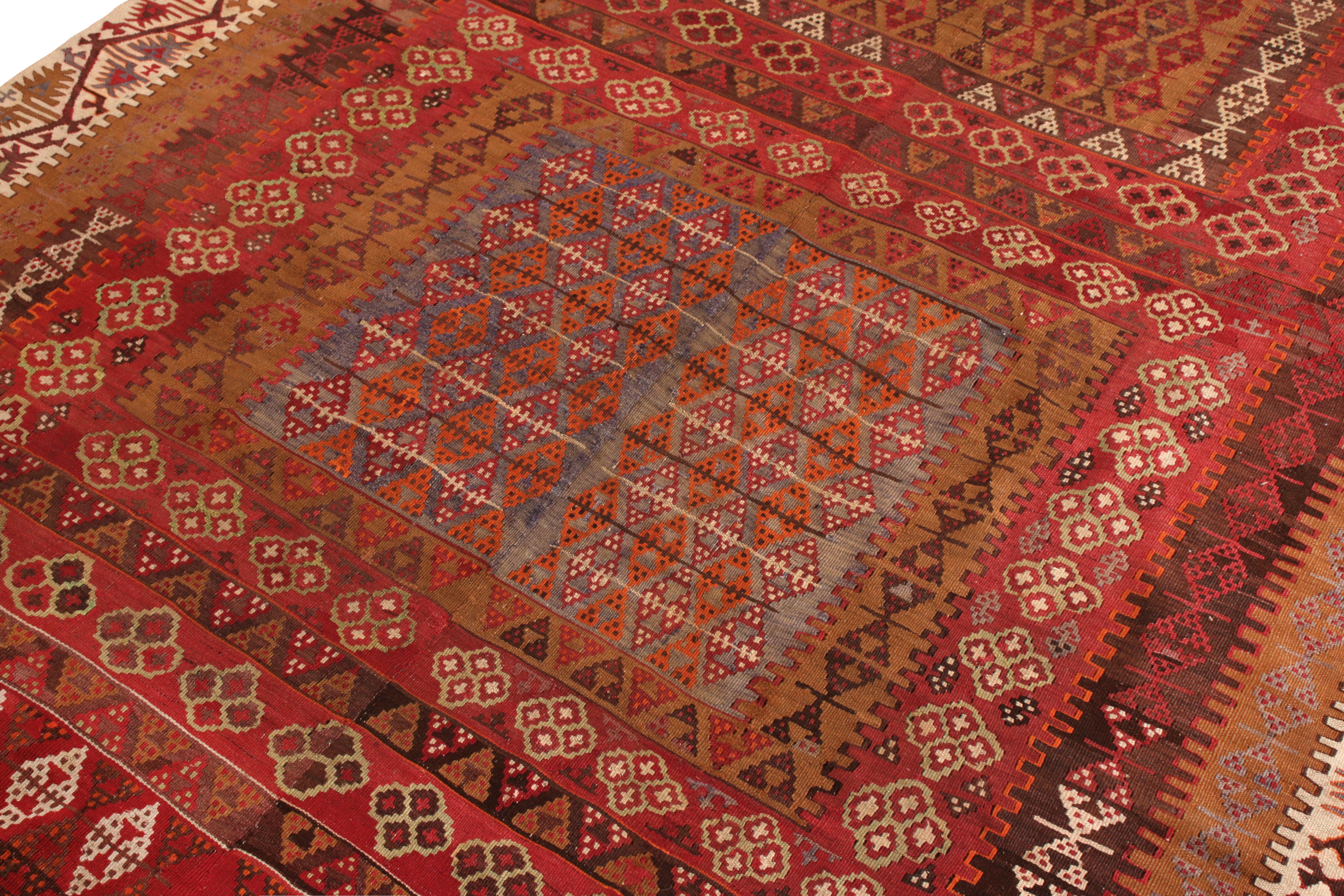 Vintage Kayseri Vintage Kayseri Kelim-Teppich in Rot und Braun mit geometrischem Muster von Teppich & Kelim (Türkisch)