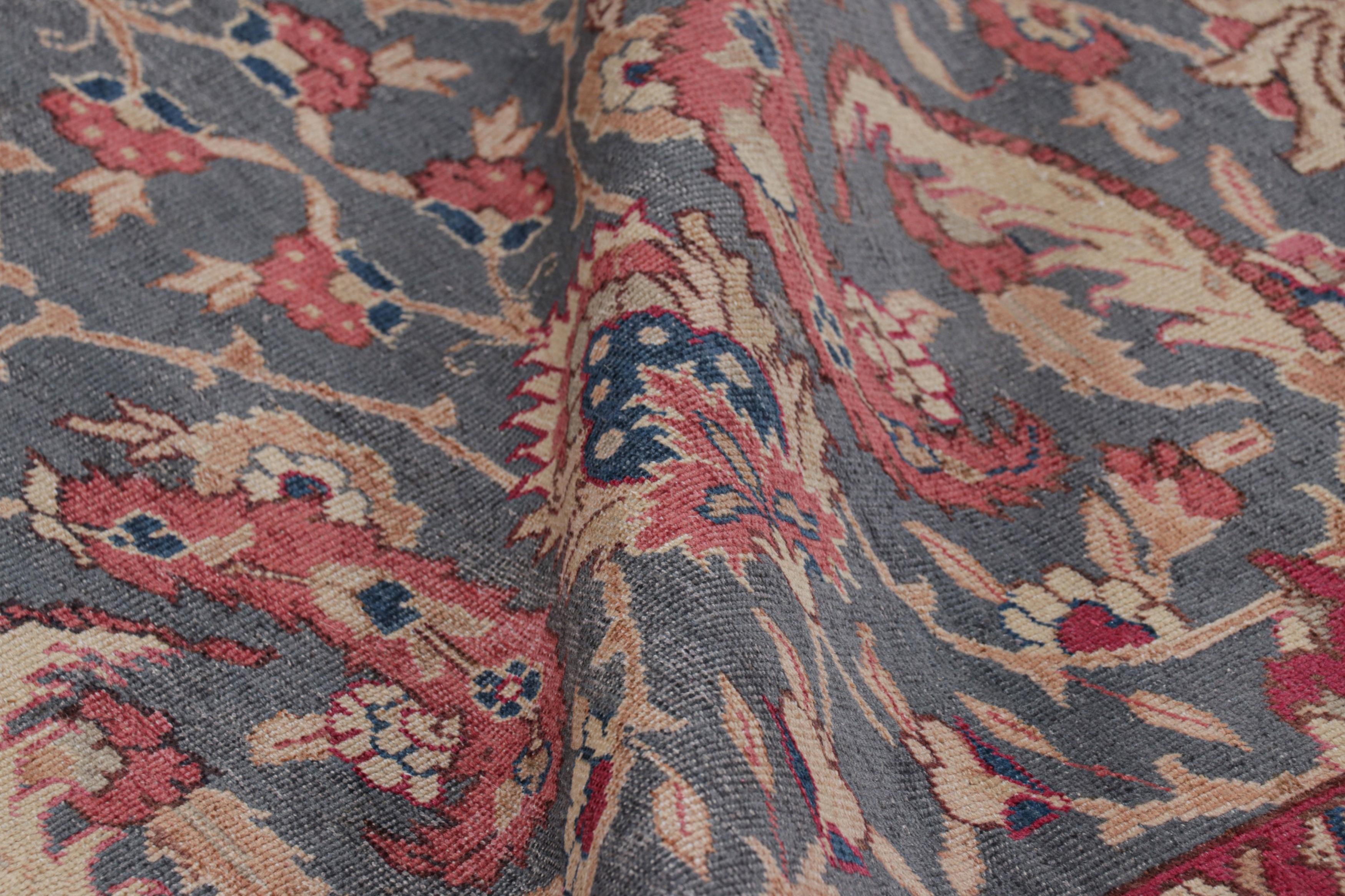 Vintage Kayseri Teppich in Blau mit hellroten Blumenmustern - Rug & Kilim (Wolle) im Angebot