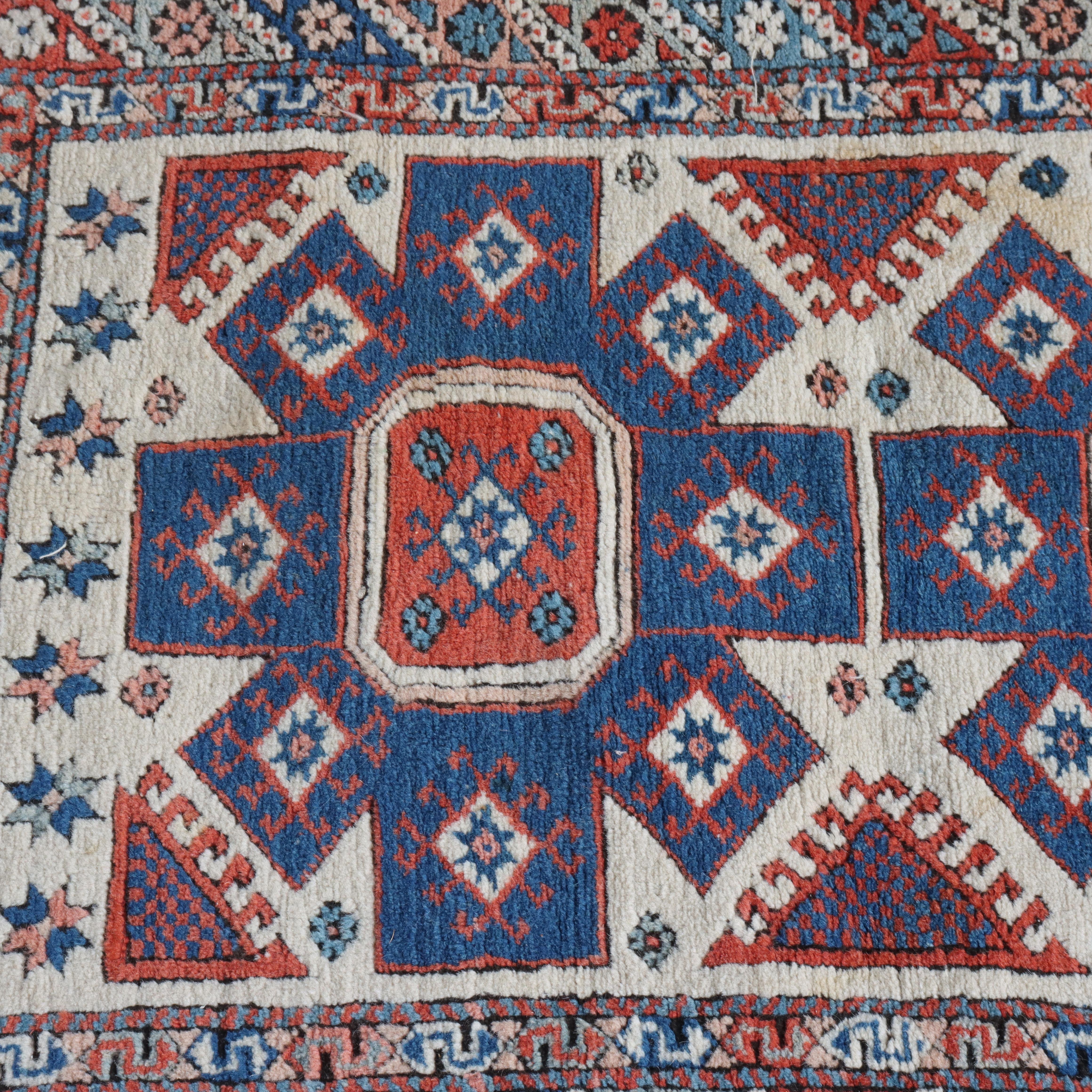 Vintage Kazak Kaukasus Orientteppich C1940 (20. Jahrhundert) im Angebot