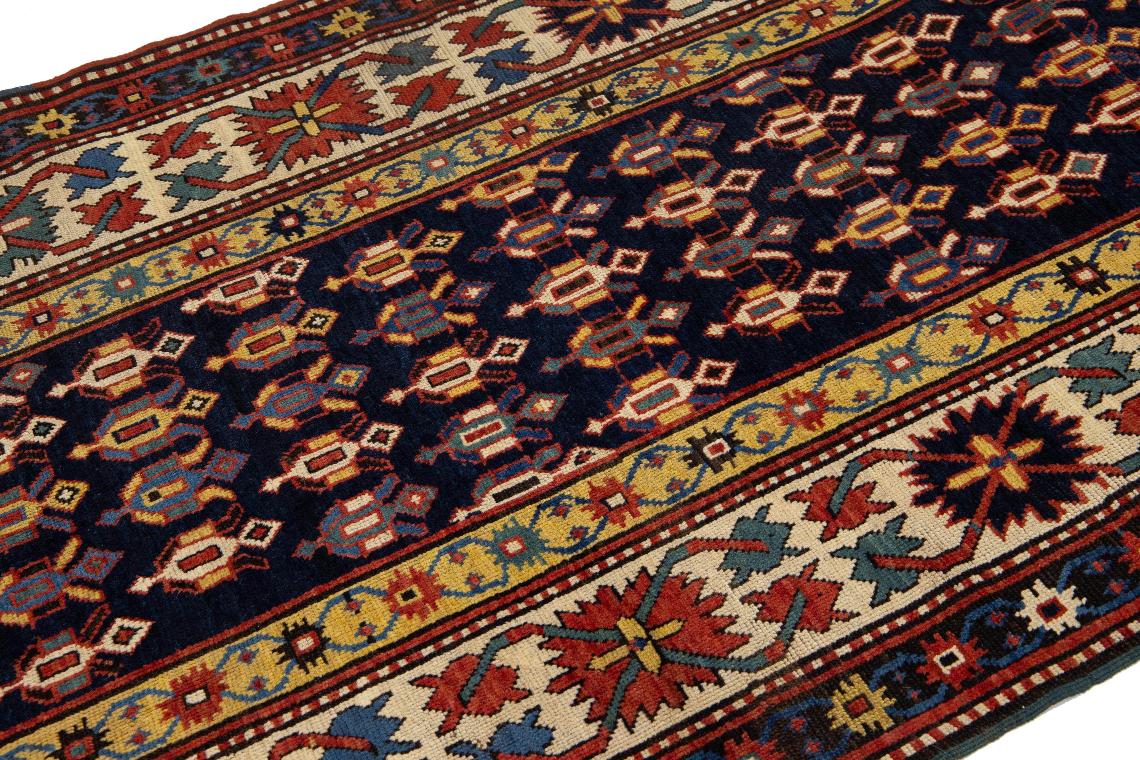 Kazak Kaukasischer Vintage-Läufer aus Wolle in Blau mit mehrfarbigem Allover-Design im Zustand „Hervorragend“ im Angebot in Norwalk, CT