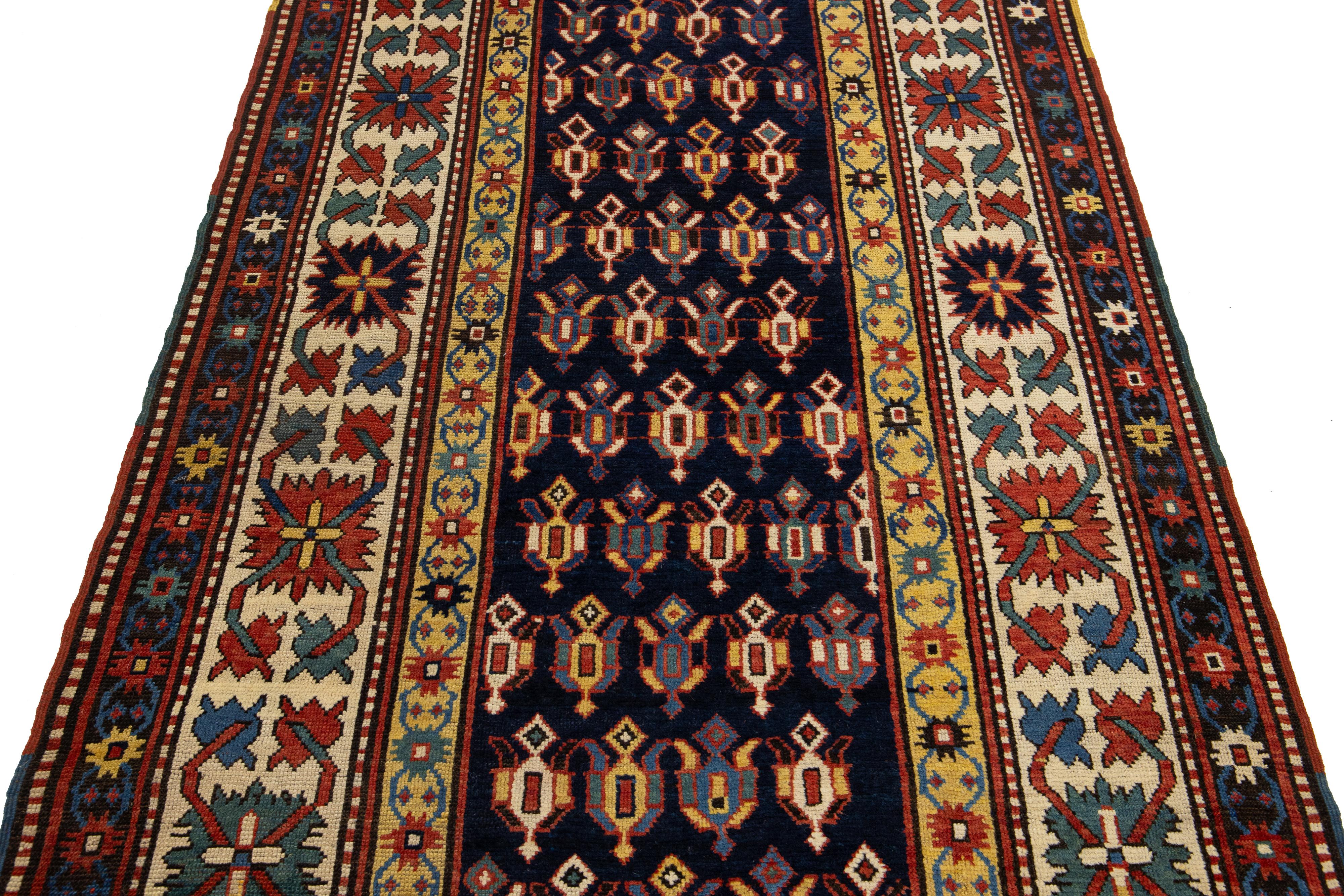 Kazak Kaukasischer Vintage-Läufer aus Wolle in Blau mit mehrfarbigem Allover-Design im Angebot 1