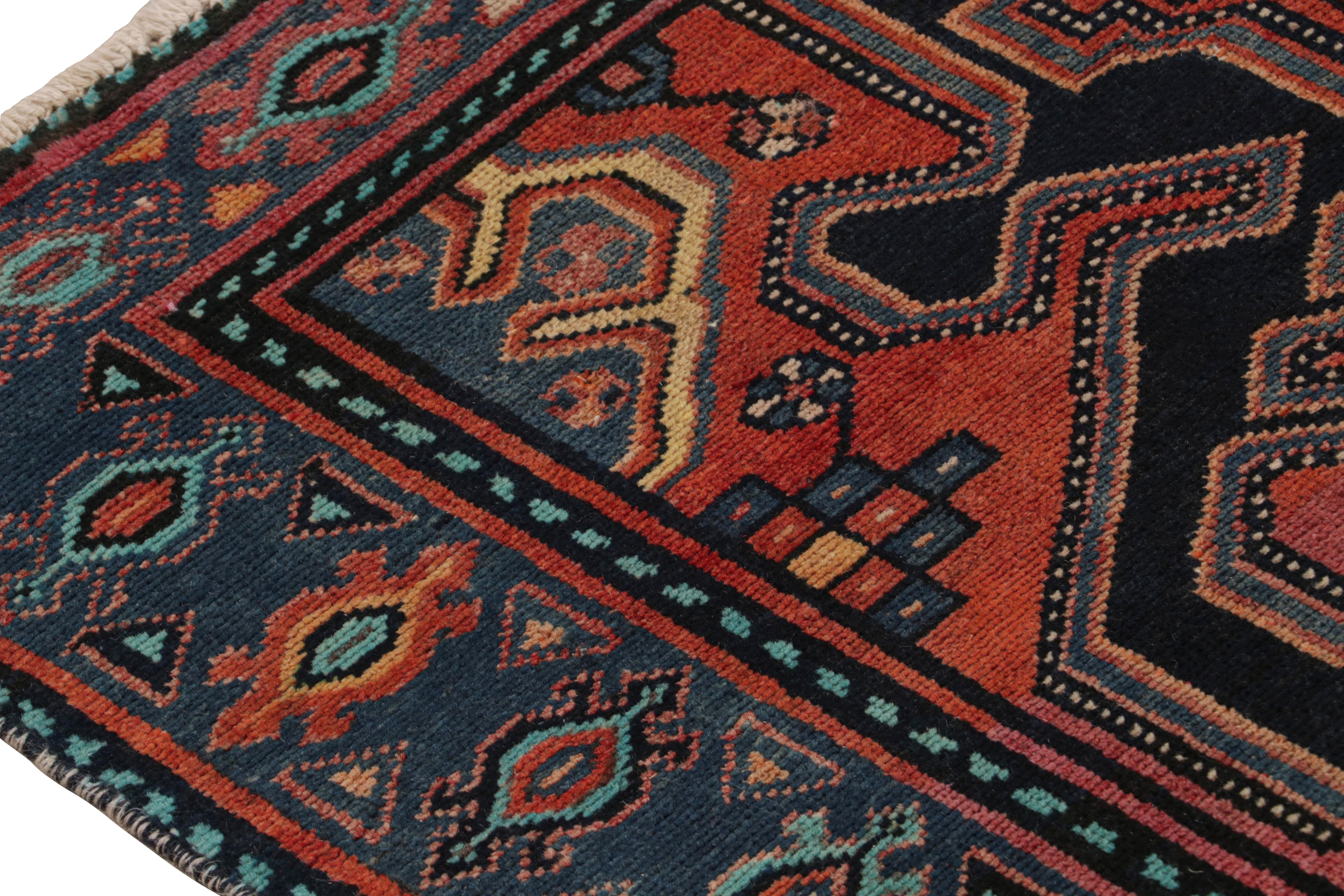 Kazak-Läufer aus roter und blauer Wolle von Teppich & Kelim (Handgeknüpft) im Angebot