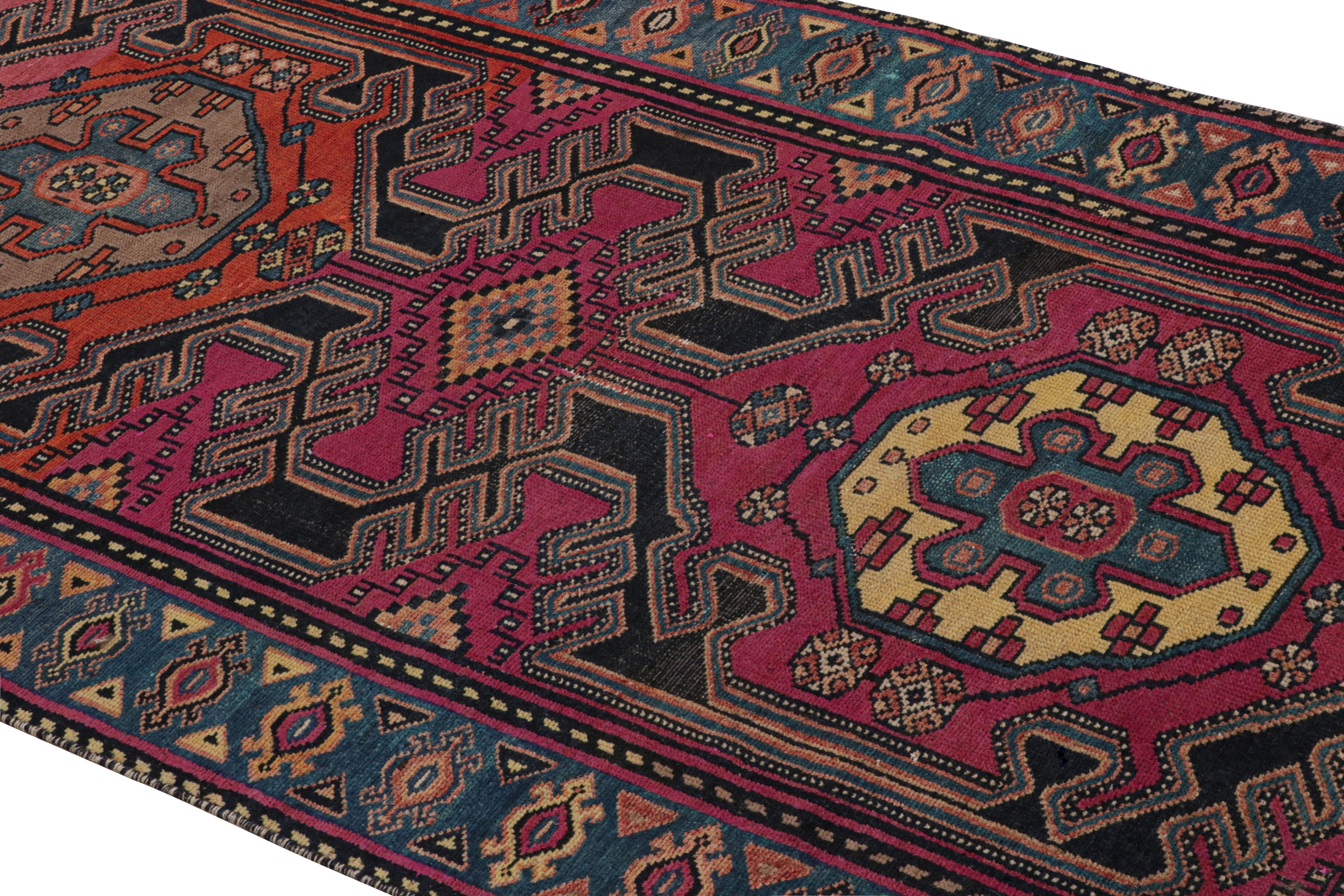 Kazak-Läufer aus roter und blauer Wolle von Teppich & Kelim (Pakistanisch) im Angebot