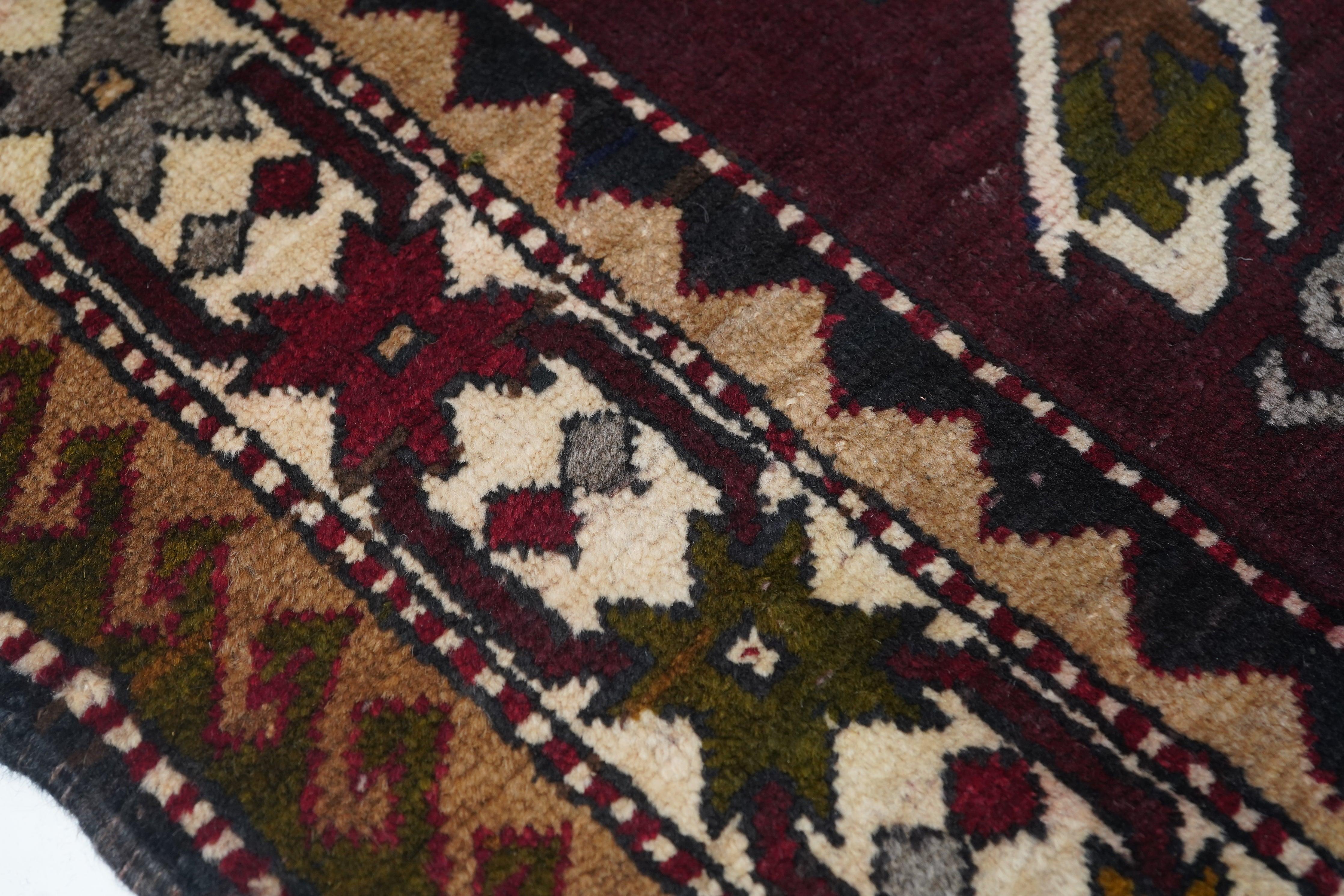 20th Century Vintage Kazak Rug 5'4'' x 8'4'' For Sale