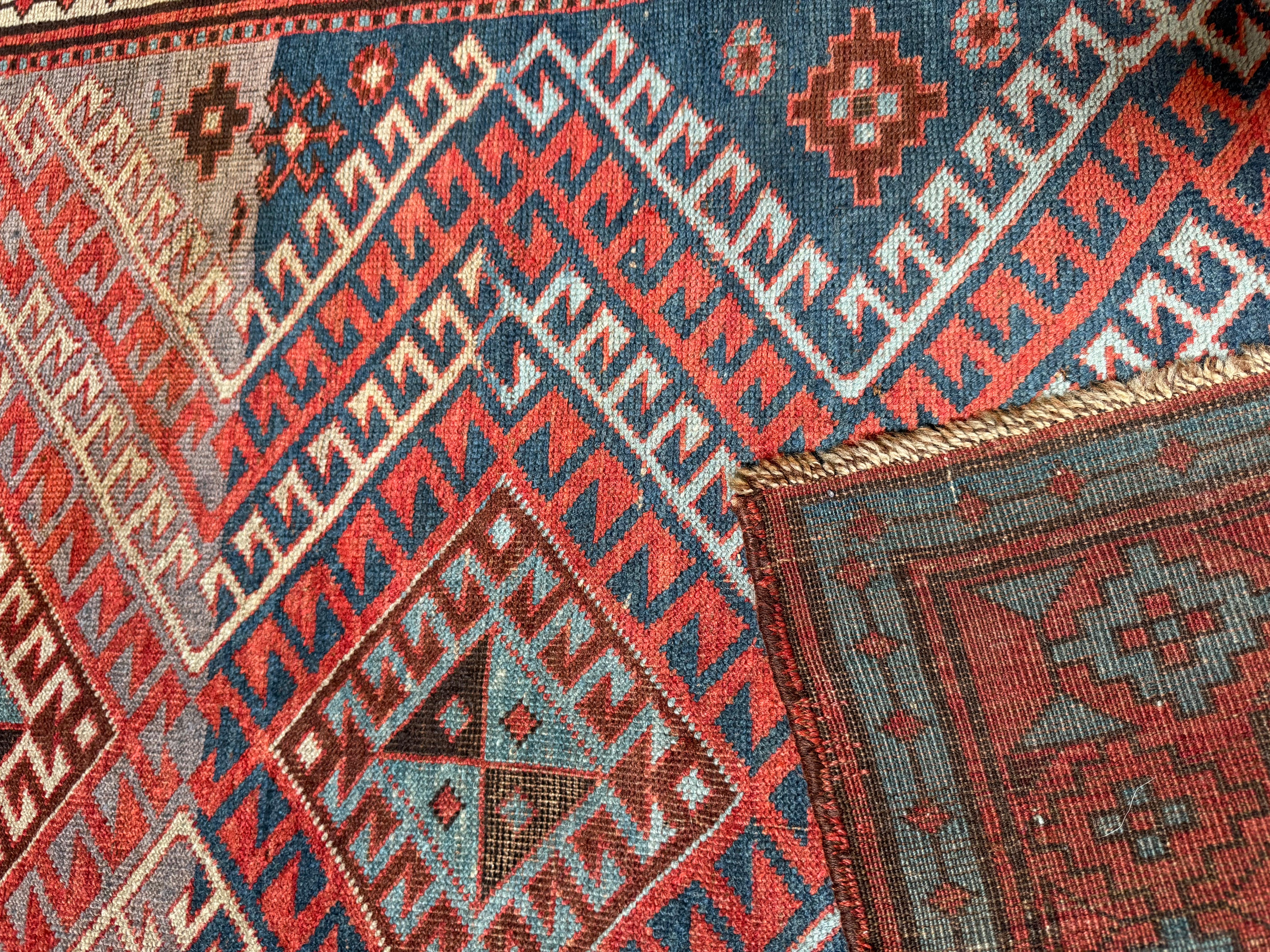 Mid-Century Modern Vintage Kazak Rug With Diamond Medallions and Geometric Border – 5'8