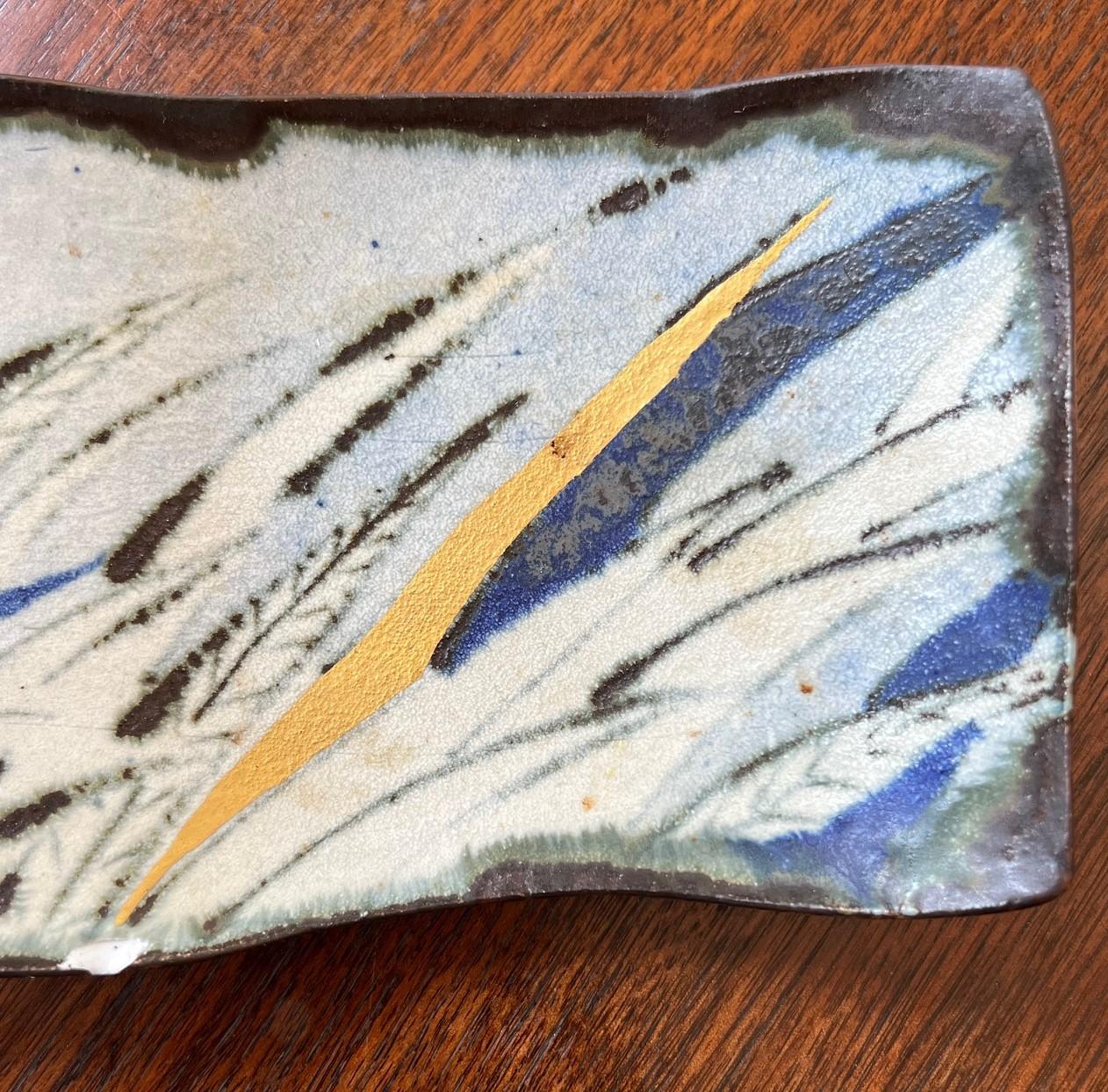 Vintage Kazu Yoneda (1949-) Japanese Ceramic Tray Painted Blue, Black and Gold In Good Condition For Sale In Morristown, NJ