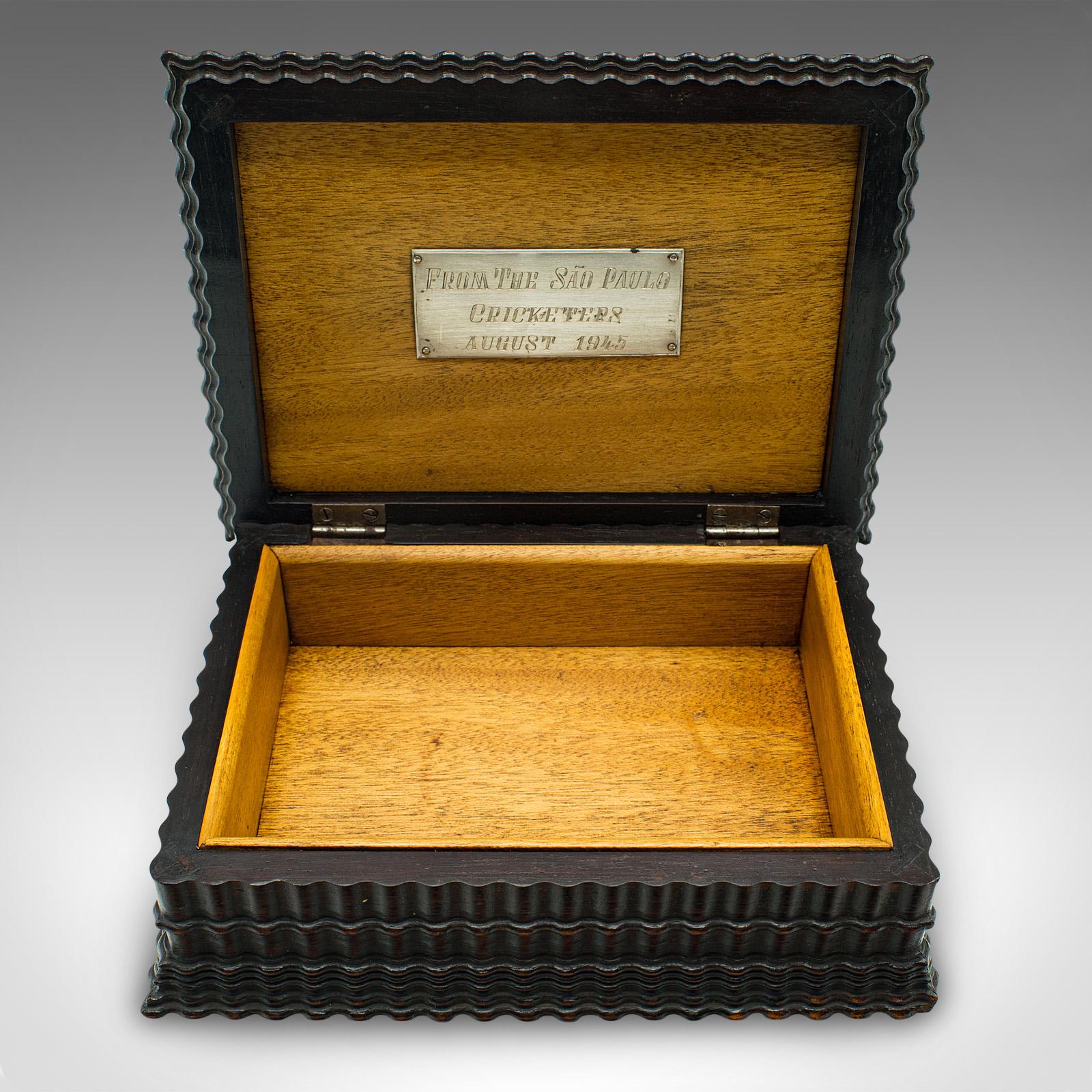 Boîte Keepsake portugaise, bois de citronnier, coffret, intérêt cricket, milieu du siècle dernier en vente 2