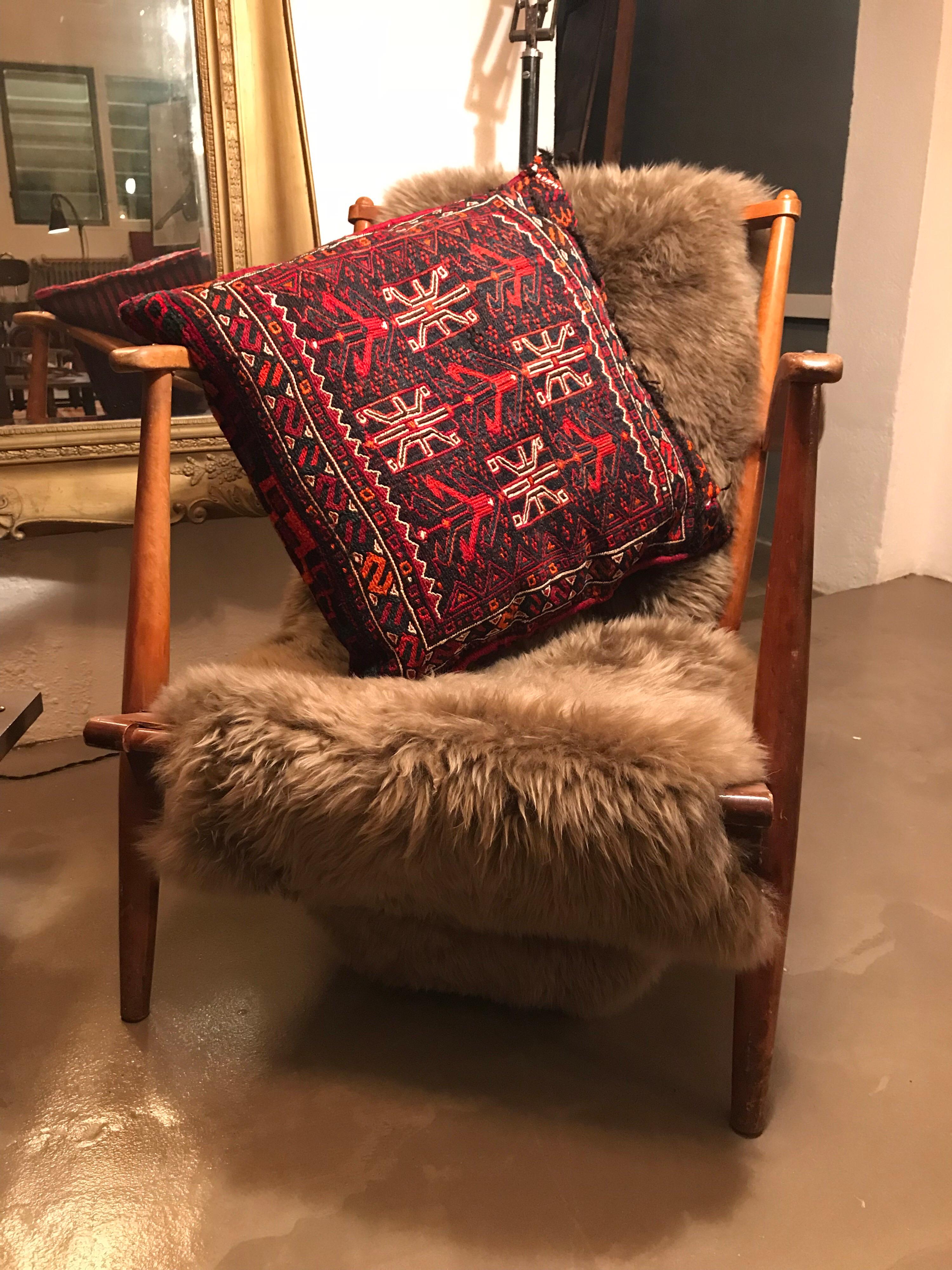 Vintage Kelim Camel Bag Cushions In Good Condition In Søborg, DK