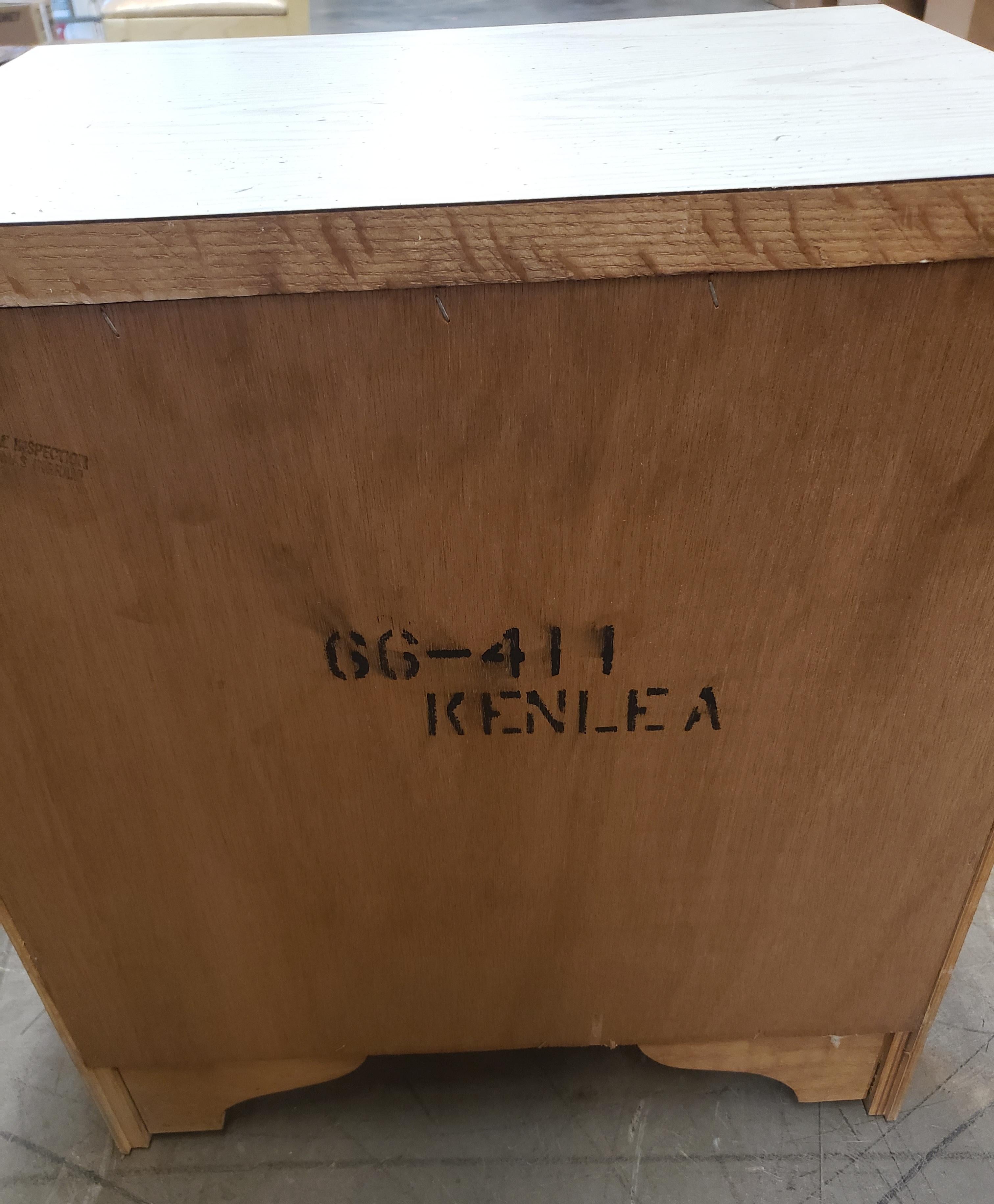 Vintage Kenlea Crafts Solid Oak French Provincial Bedside Tables, a Pair For Sale 3