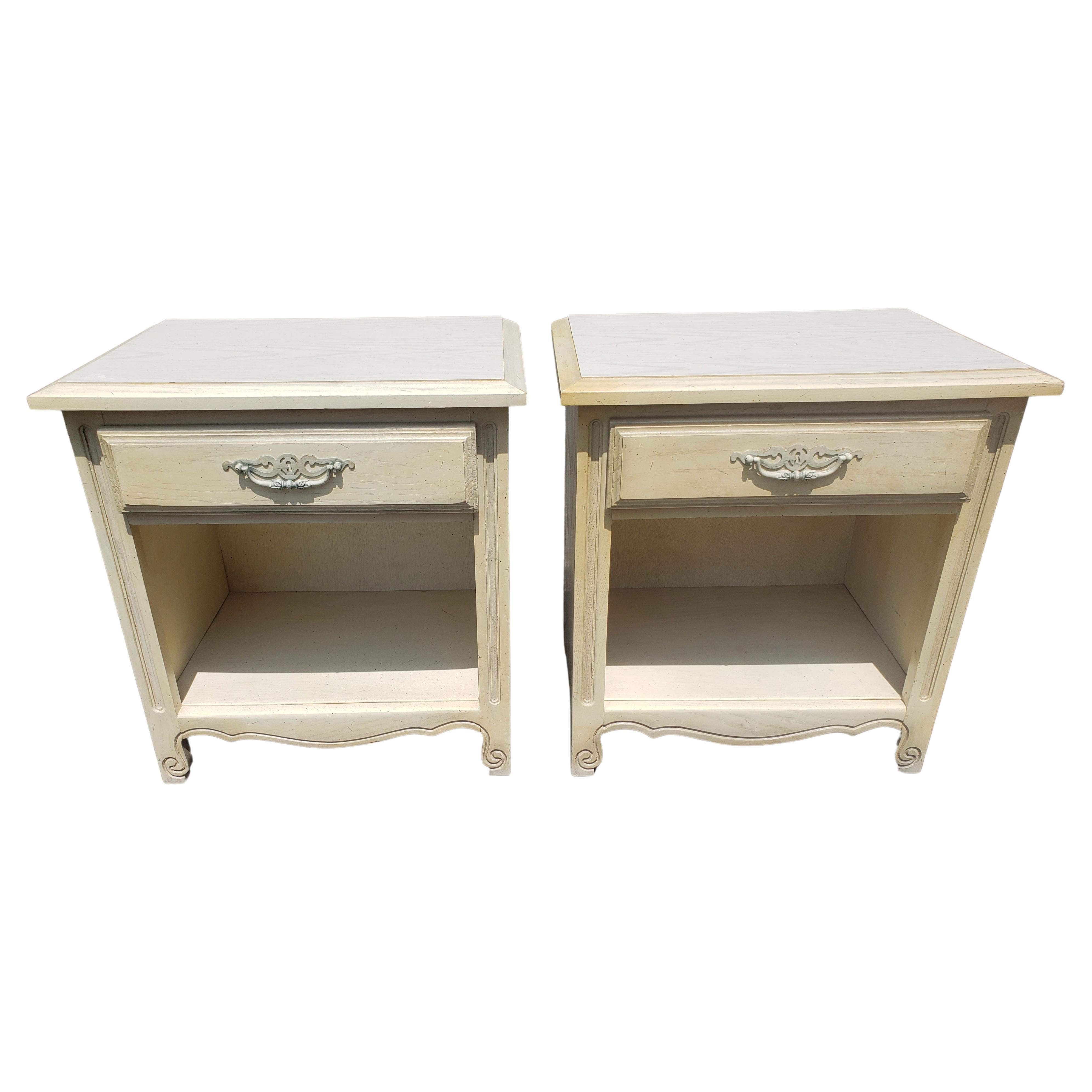 Late 20th Century Vintage Kenlea Crafts Solid Oak French Provincial Bedside Tables, a Pair For Sale