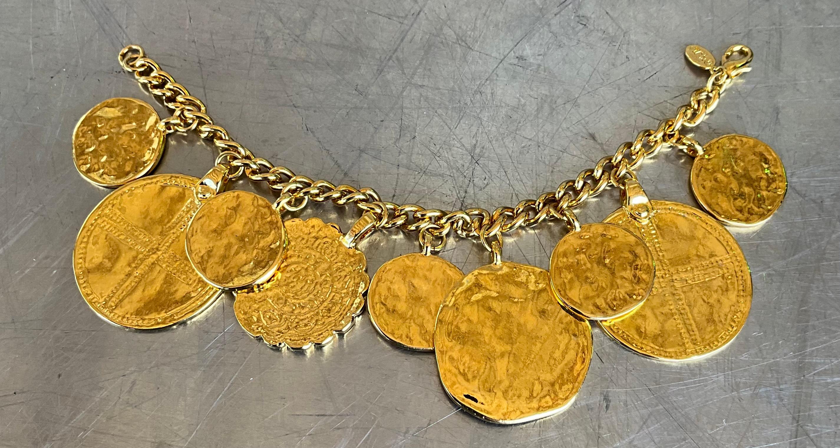Vintage Kenneth Jay Lane Acapulco Gold tone Medallion Charm Bracelet For Sale 2