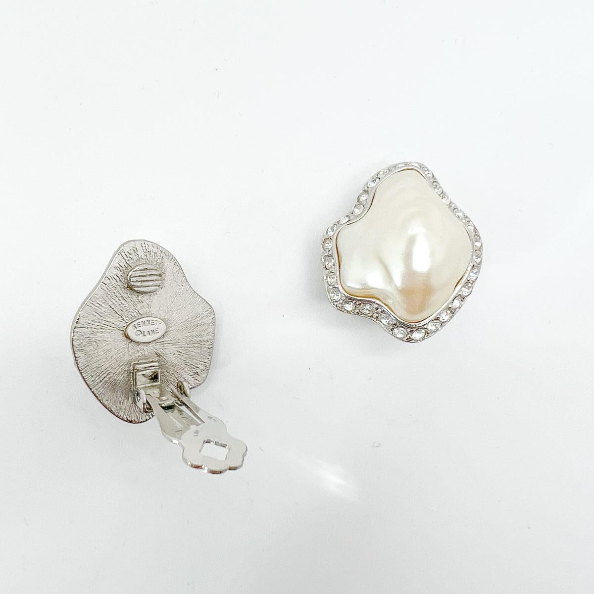 Vintage Kenneth Jay Lane Deco Inspired Mabé Pearl Earrings 1990s In Good Condition For Sale In Wilmslow, GB