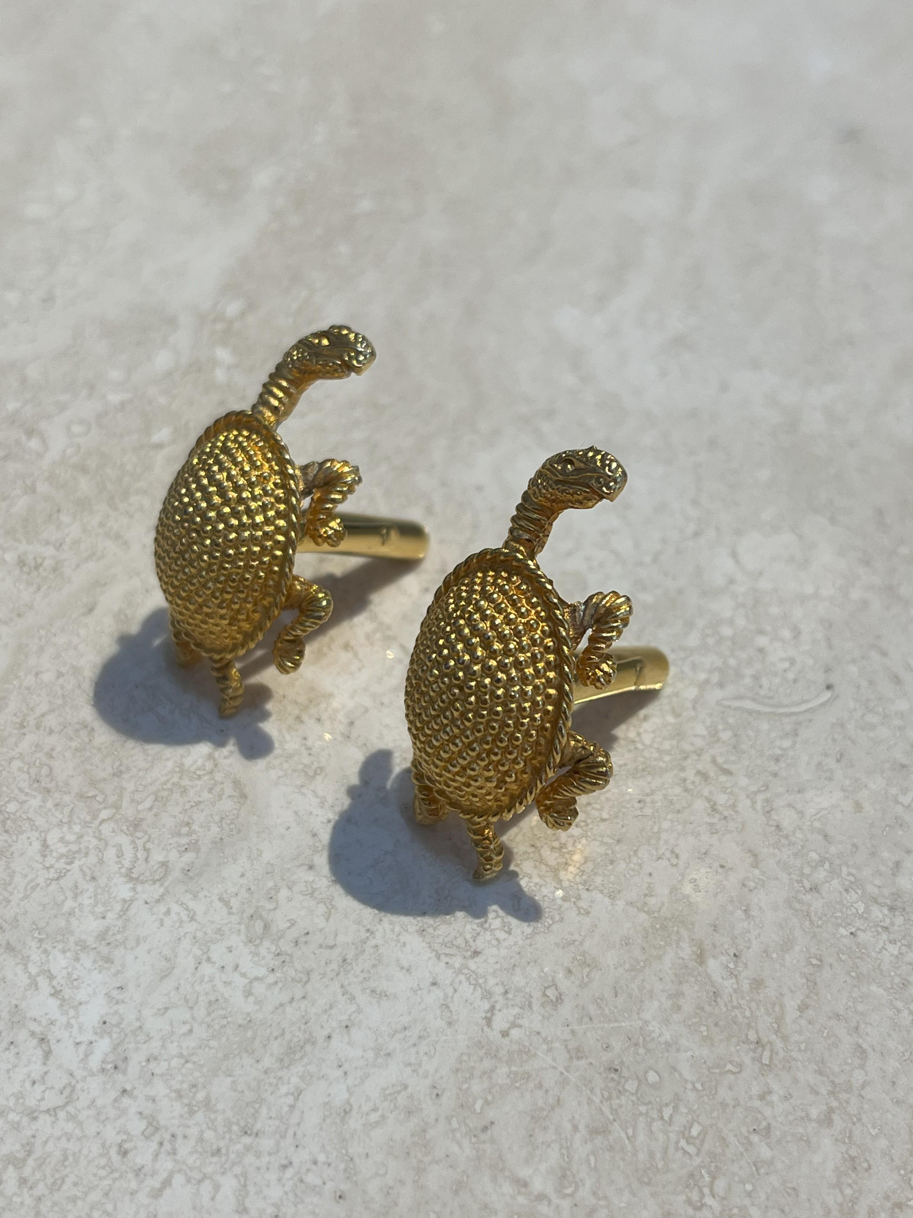 Women's or Men's Vintage Kenneth Jay Lane Turtle Cuff Links For Sale