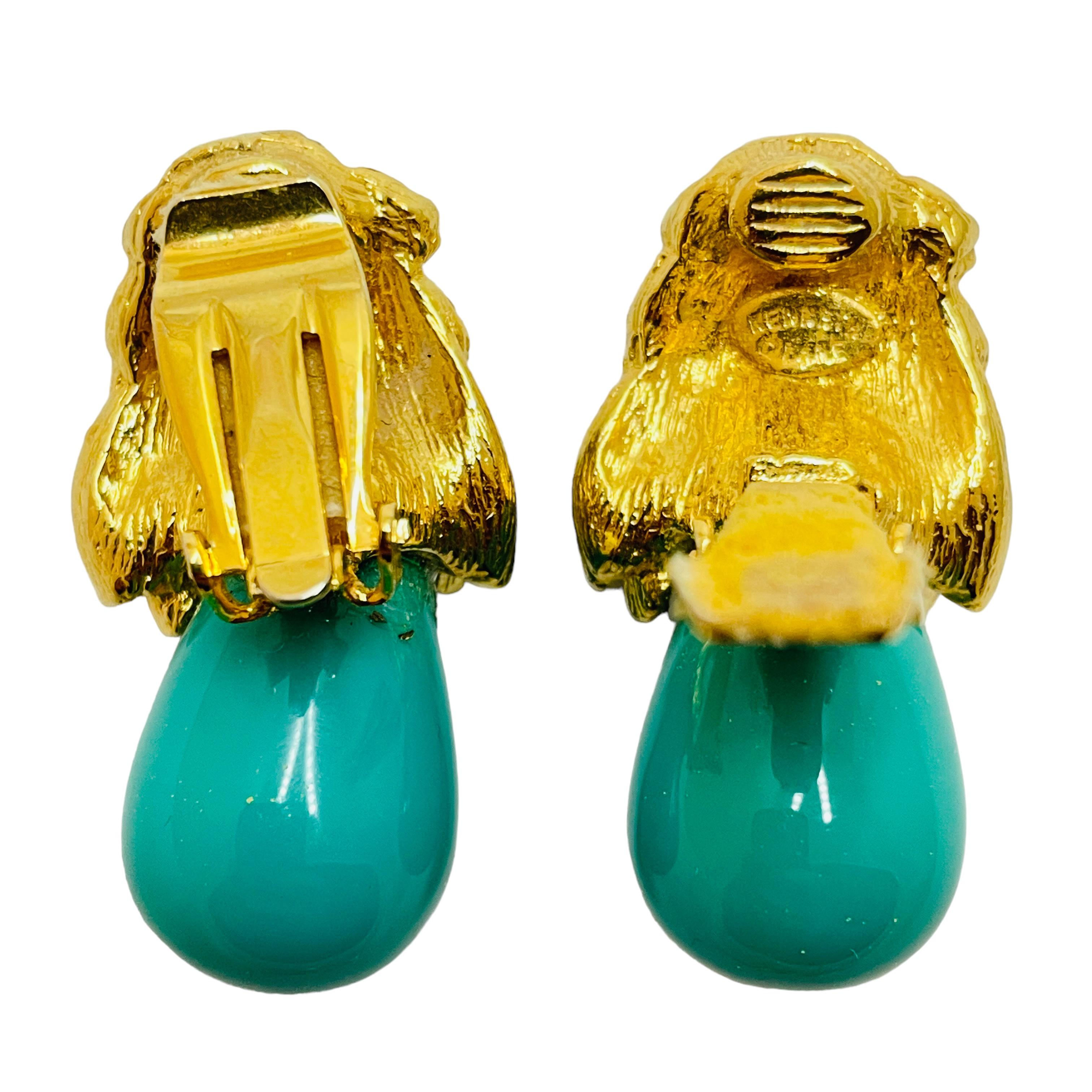 Vintage KENNETH LANE gold turquoise clip on designer earrings In Excellent Condition In Palos Hills, IL