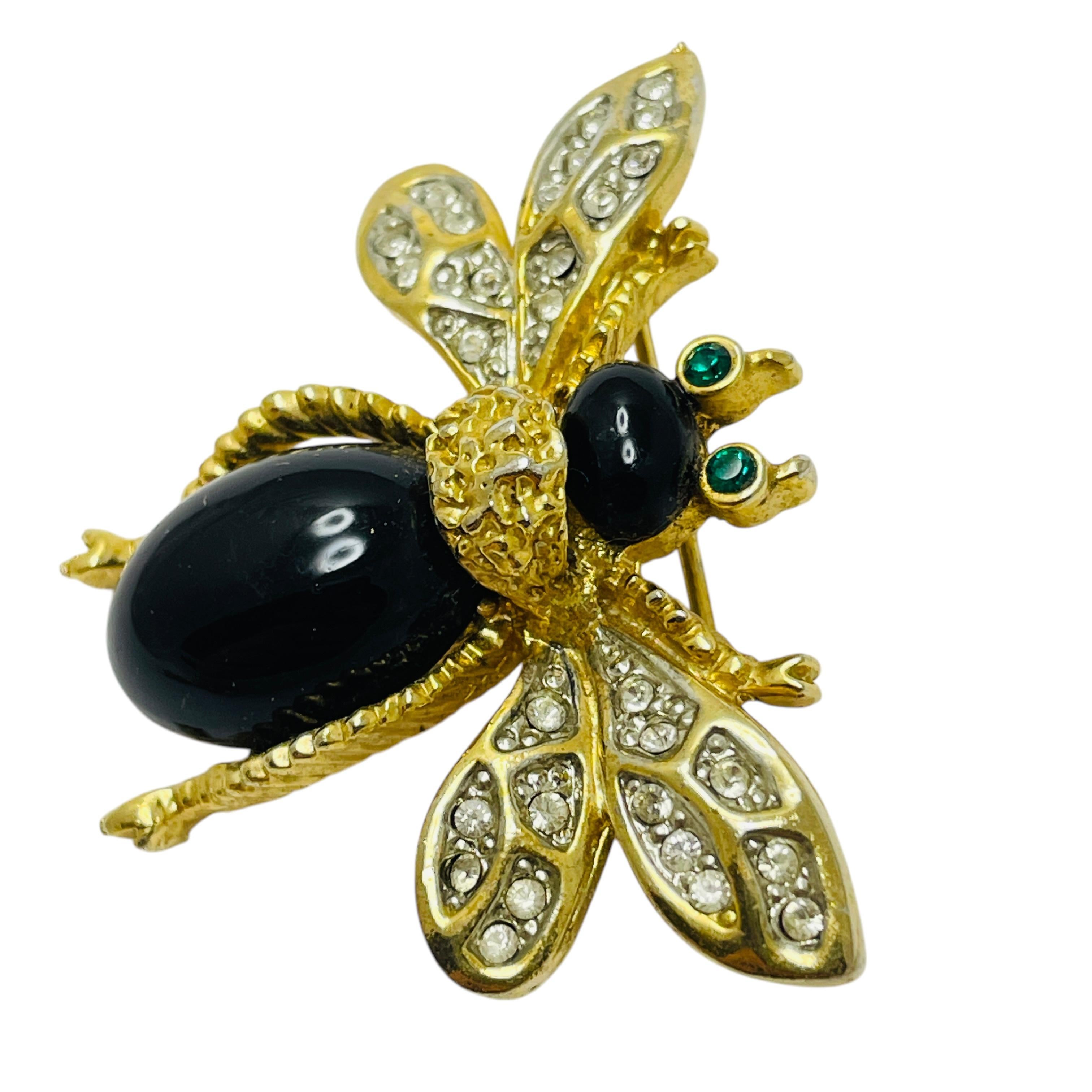 DETAILS

• signed KENNETH LANE 

• gold tone with rhinestones and resin

• vintage designer brooch 

MEASUREMENTS  

• 

CONDITION

•  very good vintage condition with minimal signs of wear 

 Sku 49

❤️❤️  VINTAGE DESIGNER JEWELRY ❤️❤️

❤️❤️ 