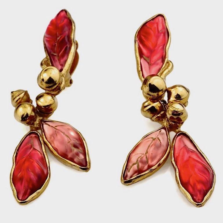 Vintage KENZO PARIS Pearl Lucite Leaves Dangling Earrings In Excellent Condition In Kingersheim, Alsace