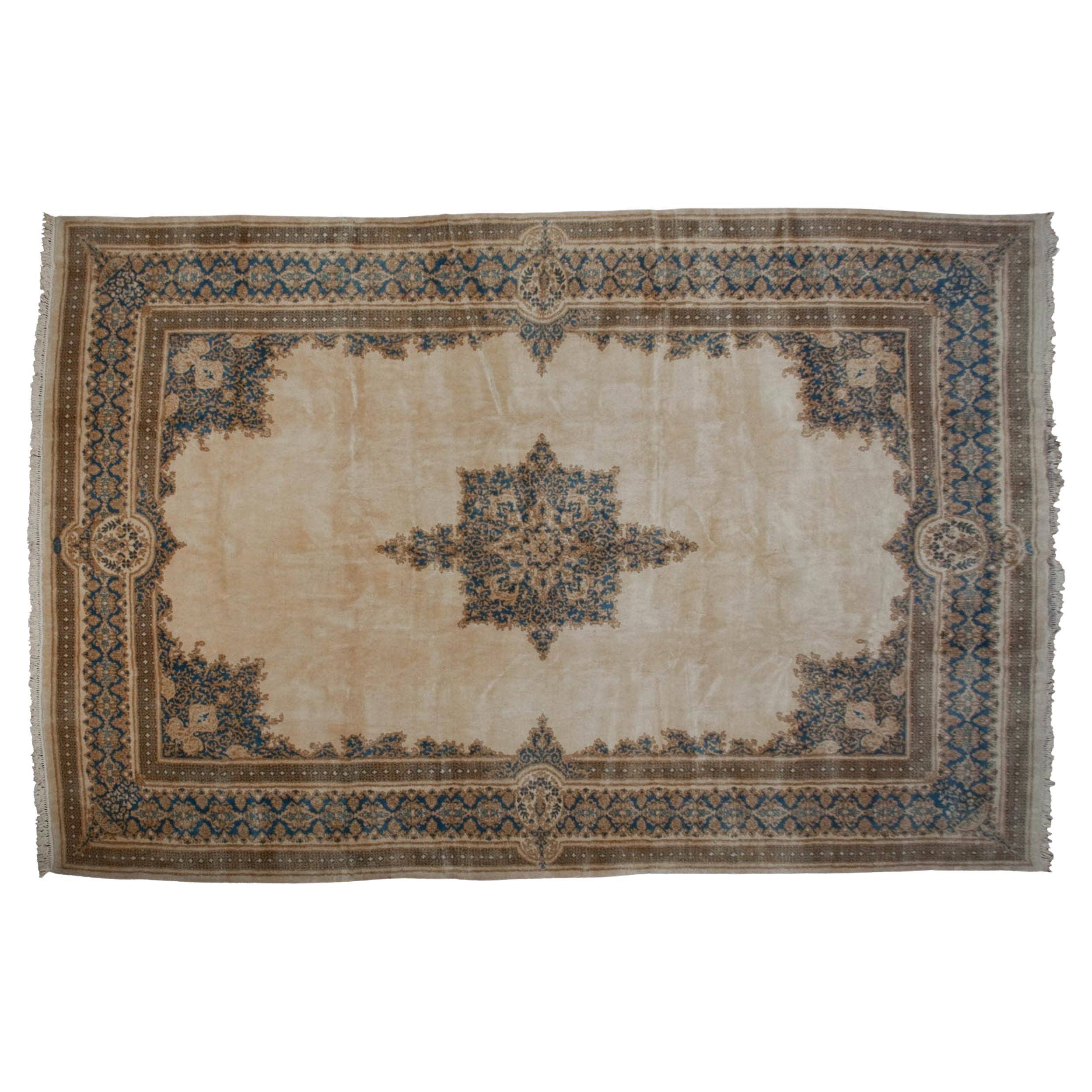 Vintage Kerman Teppich im Angebot