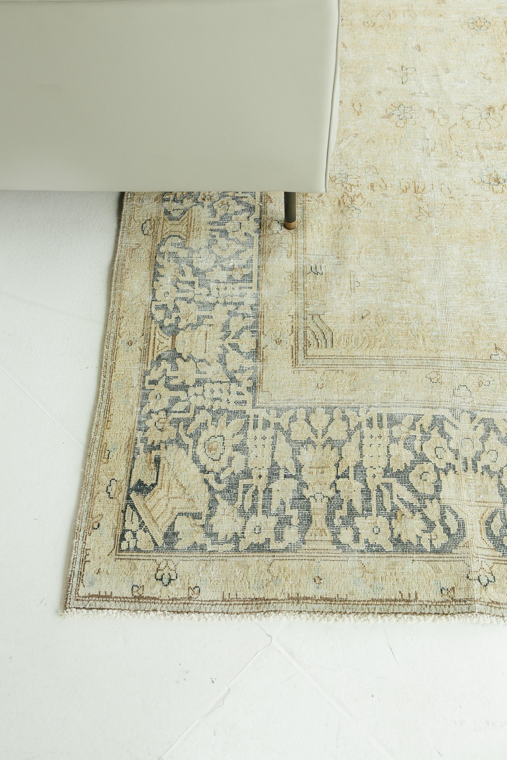 Tappeto Vintage Kerman Distressed In condizioni buone in vendita a WEST HOLLYWOOD, CA