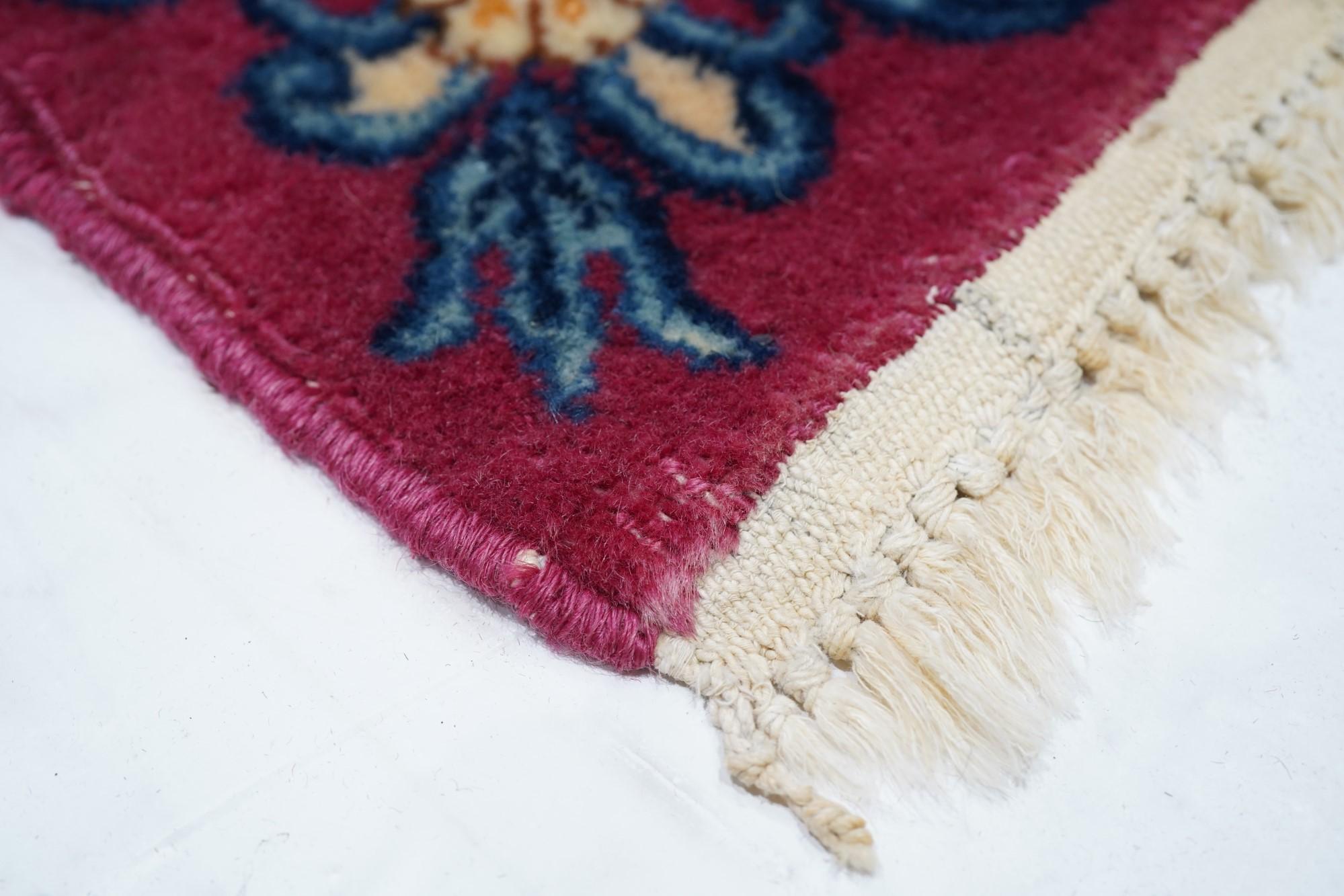 Vintage Kerman Lavar Rug In Good Condition For Sale In New York, NY