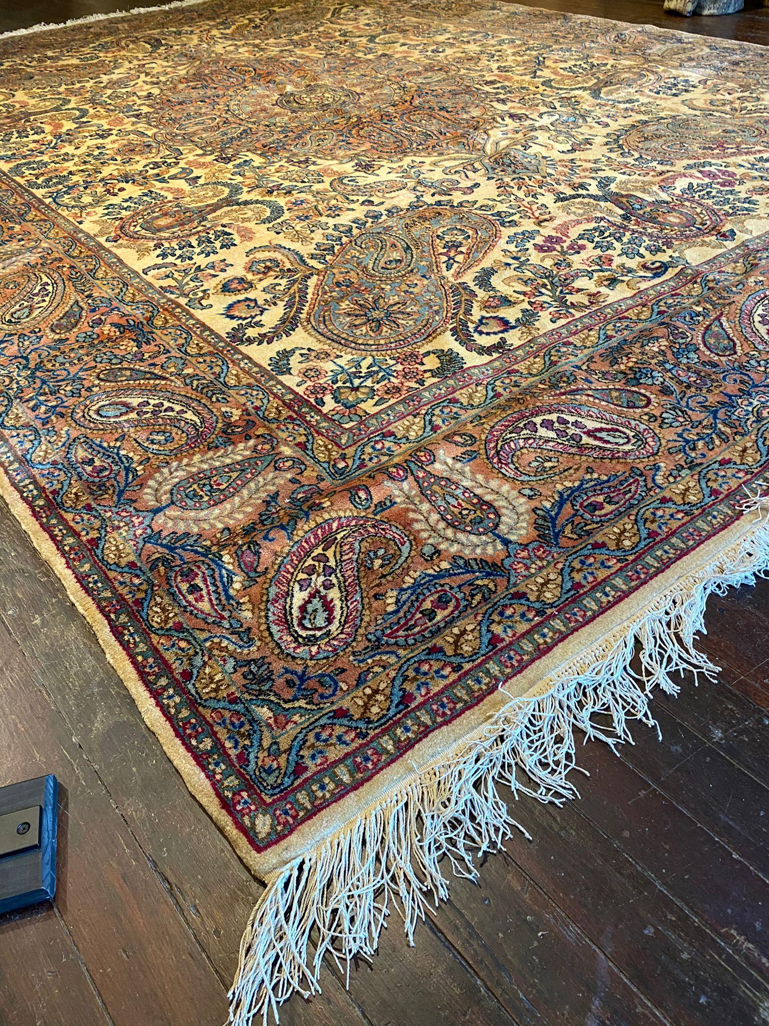 Kerman Persischer Vintage-Teppich (Handgeknüpft) im Angebot