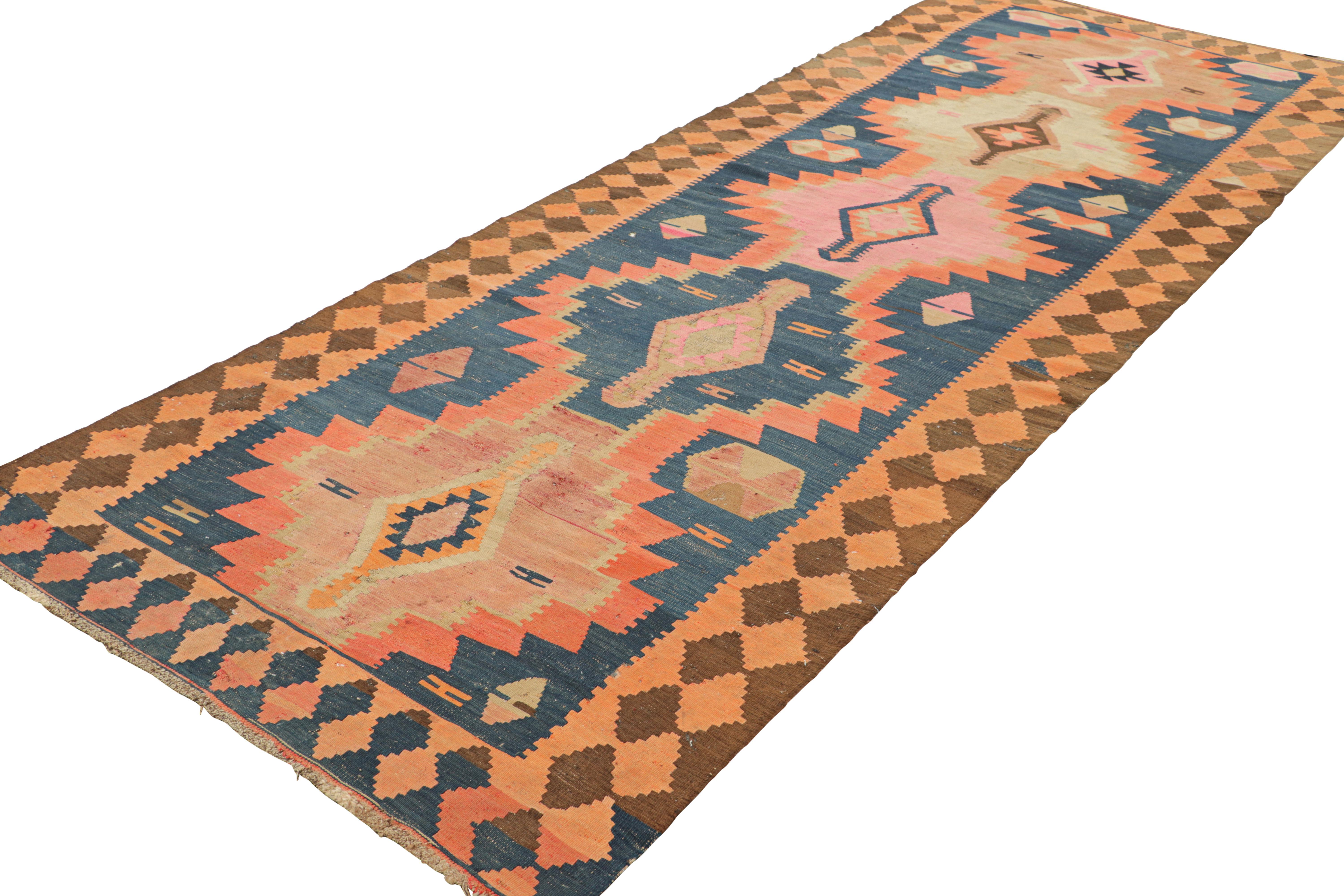 Kermanshah Persischer Kelim-Galerie-Läufer mit Medaillons, Vintage  Rug & Kilim im Zustand „Gut“ im Angebot in Long Island City, NY