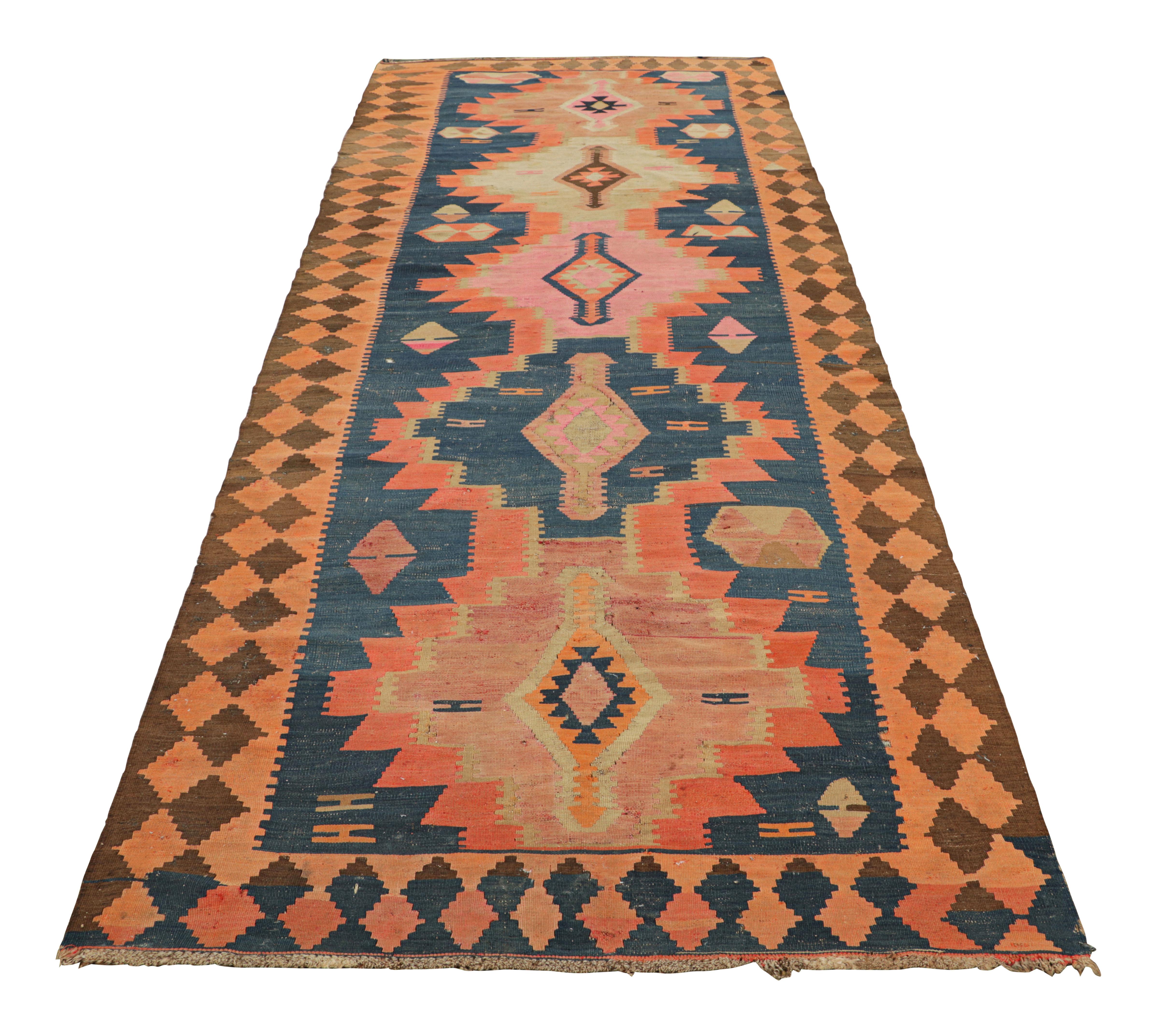 Kermanshah Persischer Kelim-Galerie-Läufer mit Medaillons, Vintage  Rug & Kilim (Mitte des 20. Jahrhunderts) im Angebot