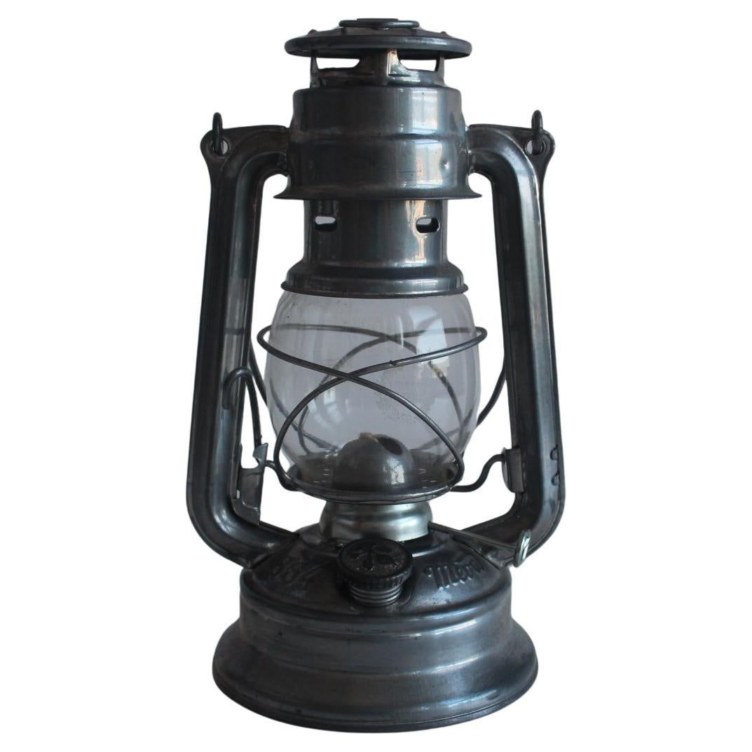 Lampada a cherosene d'epoca, Meva, modello 864, circa 1960 in vendita