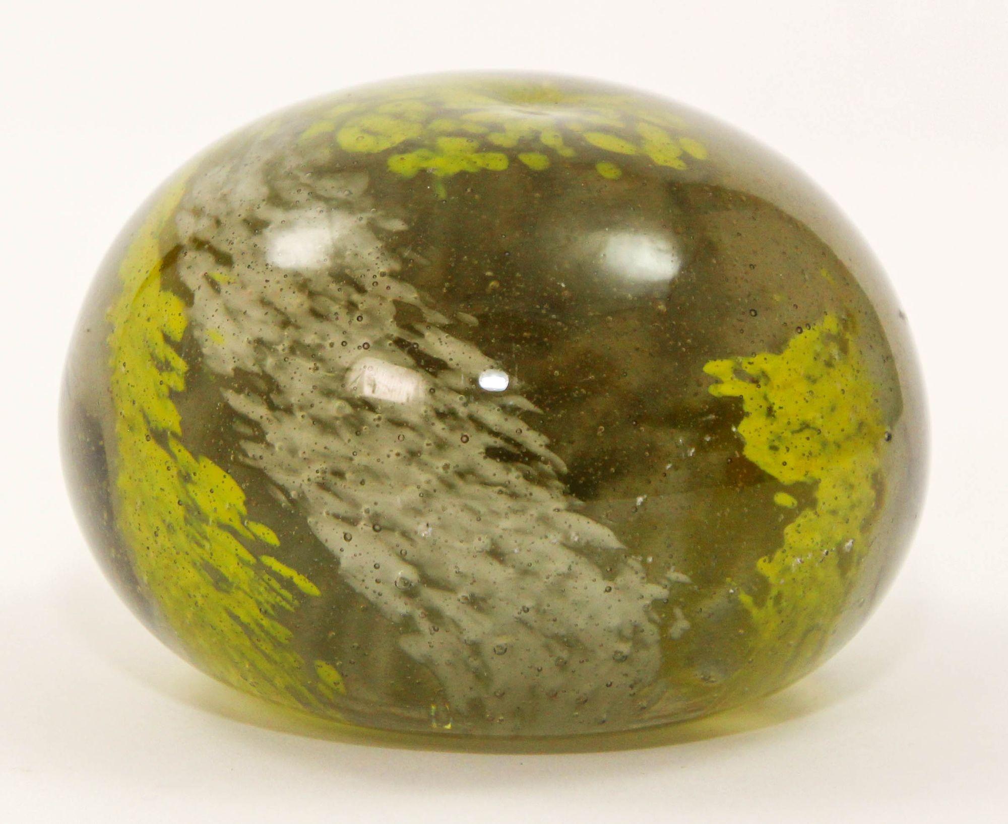 Vintage Kerry Art Glass Paperweight Hand Blown in Olive Green and Yellow Colors For Sale 1