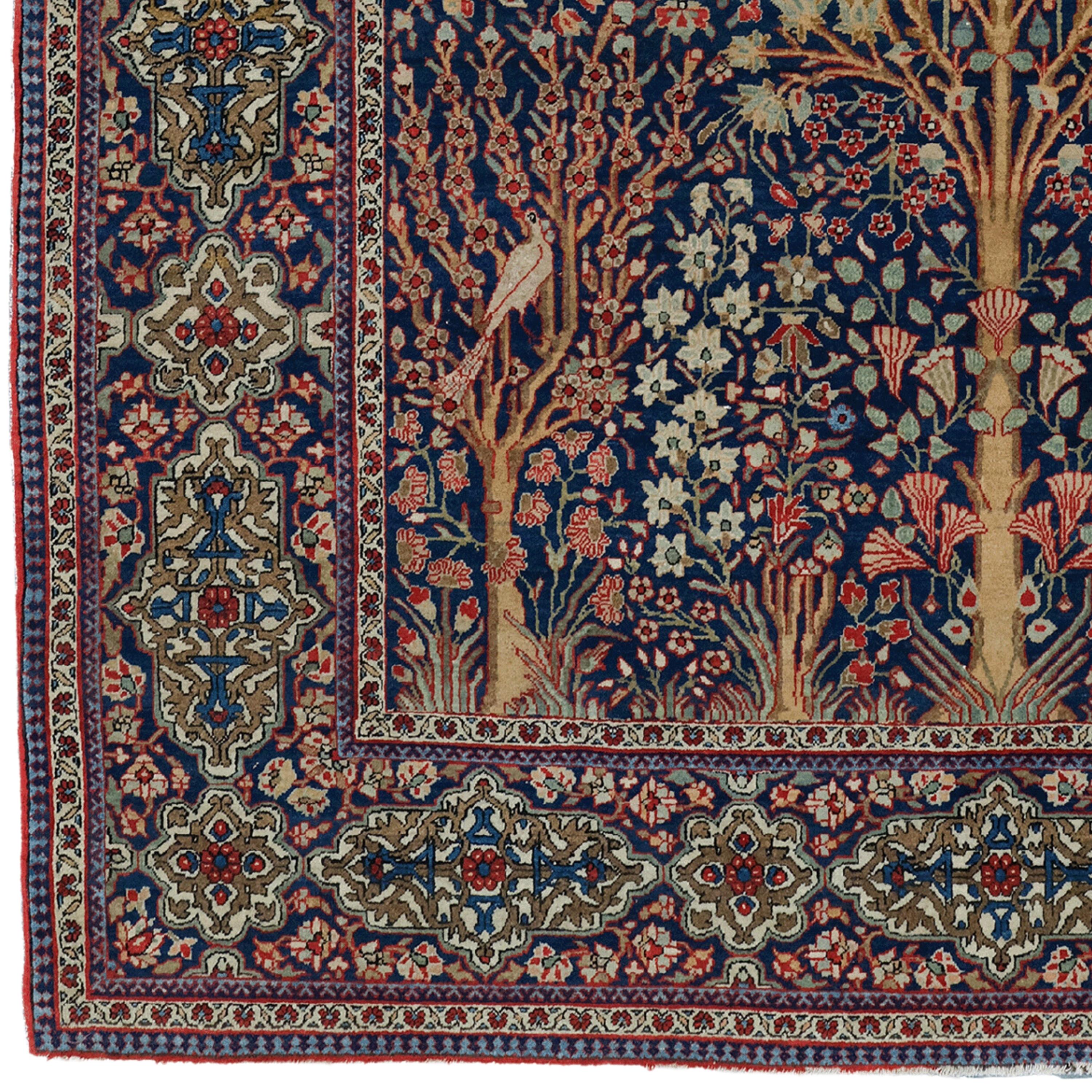 Sophisticated Elegance: 20th Century Vintage Keshan Prayer Rug

If you want to add elegance and style to your home, this vintage rug is for you. This carpet is a keshan carpet dating back to the late 20th century. Keshan is one of the most famous