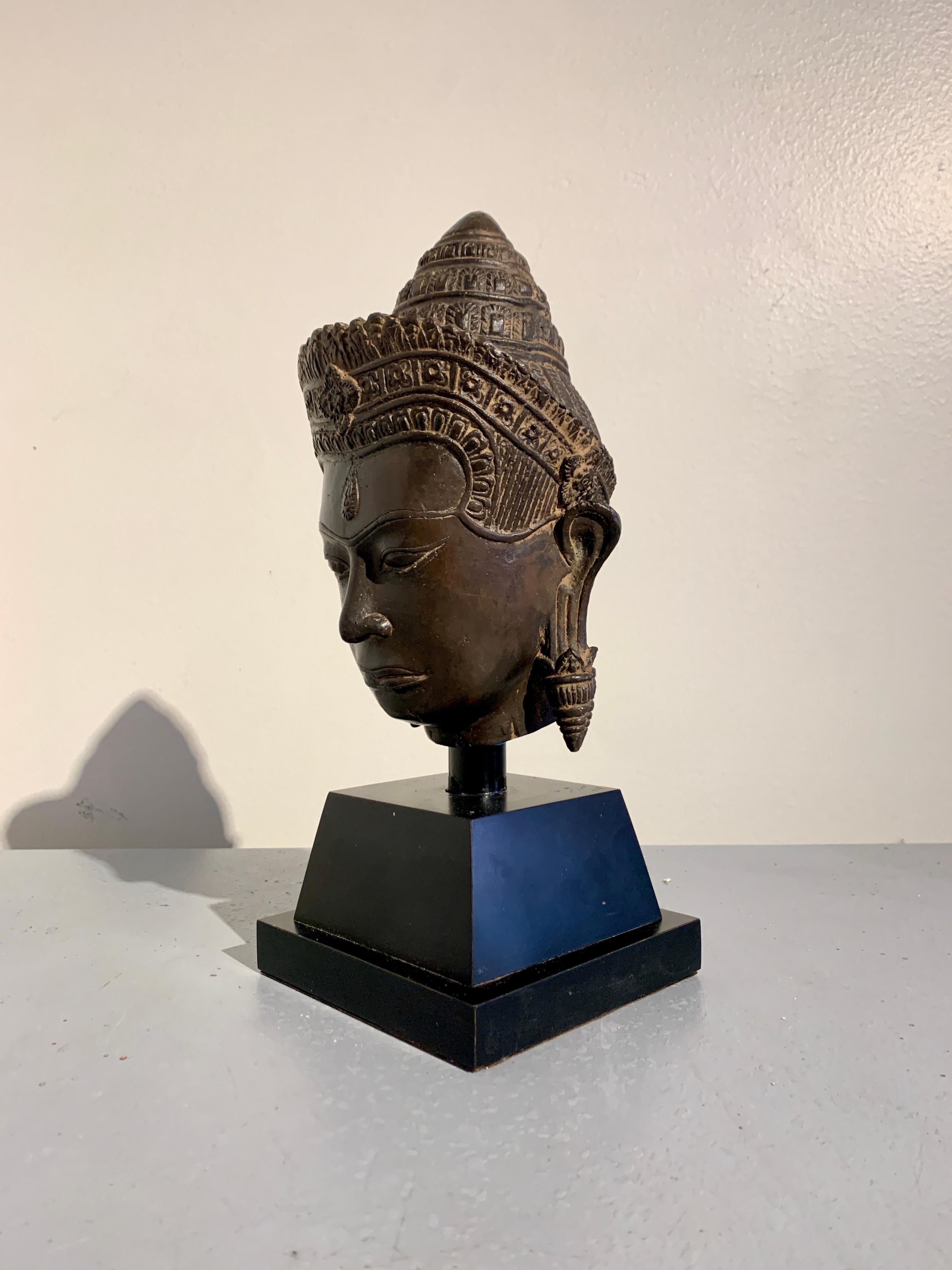 Vintage Khmer Cast Bronze Head of Shiva, Angkor Wat Style, 1970's, Thailand For Sale 2
