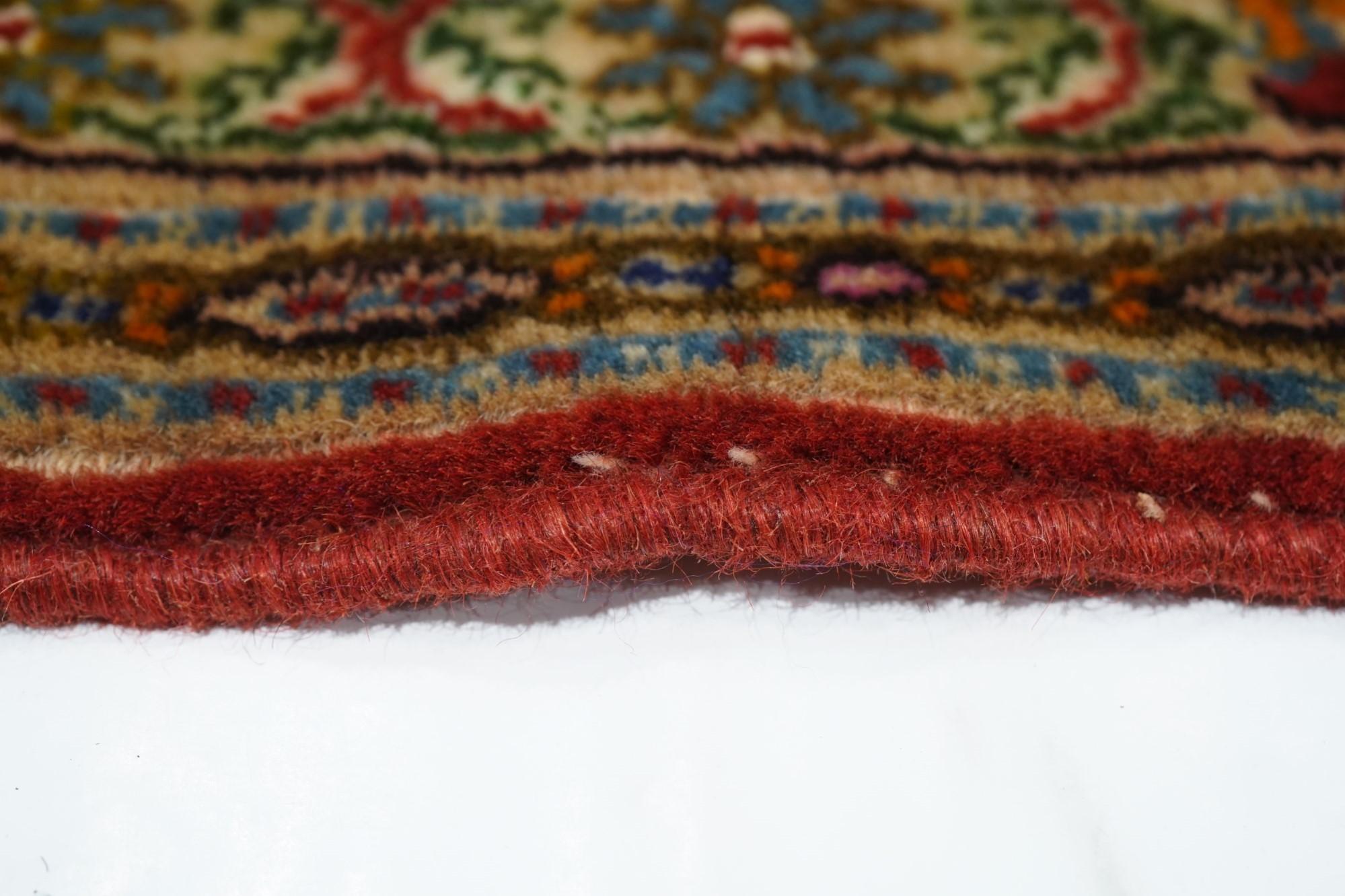 Khorassan-Teppich im Vintage-Stil, 2' x 2'11'' (Mitte 17. Jahrhundert) im Angebot
