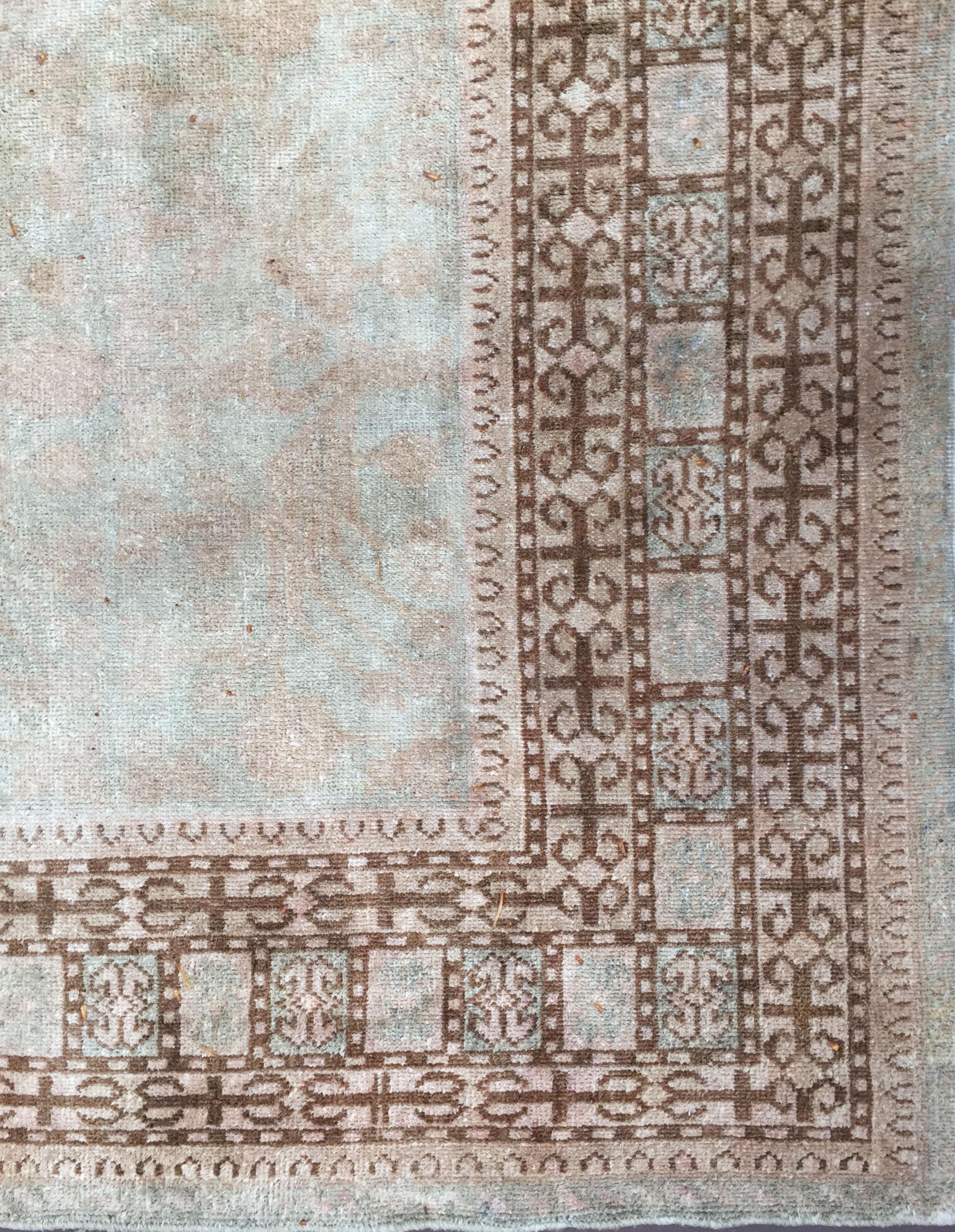 Chinois Tapis Khotan Gallery Taille 6'5 x 13'1 en vente