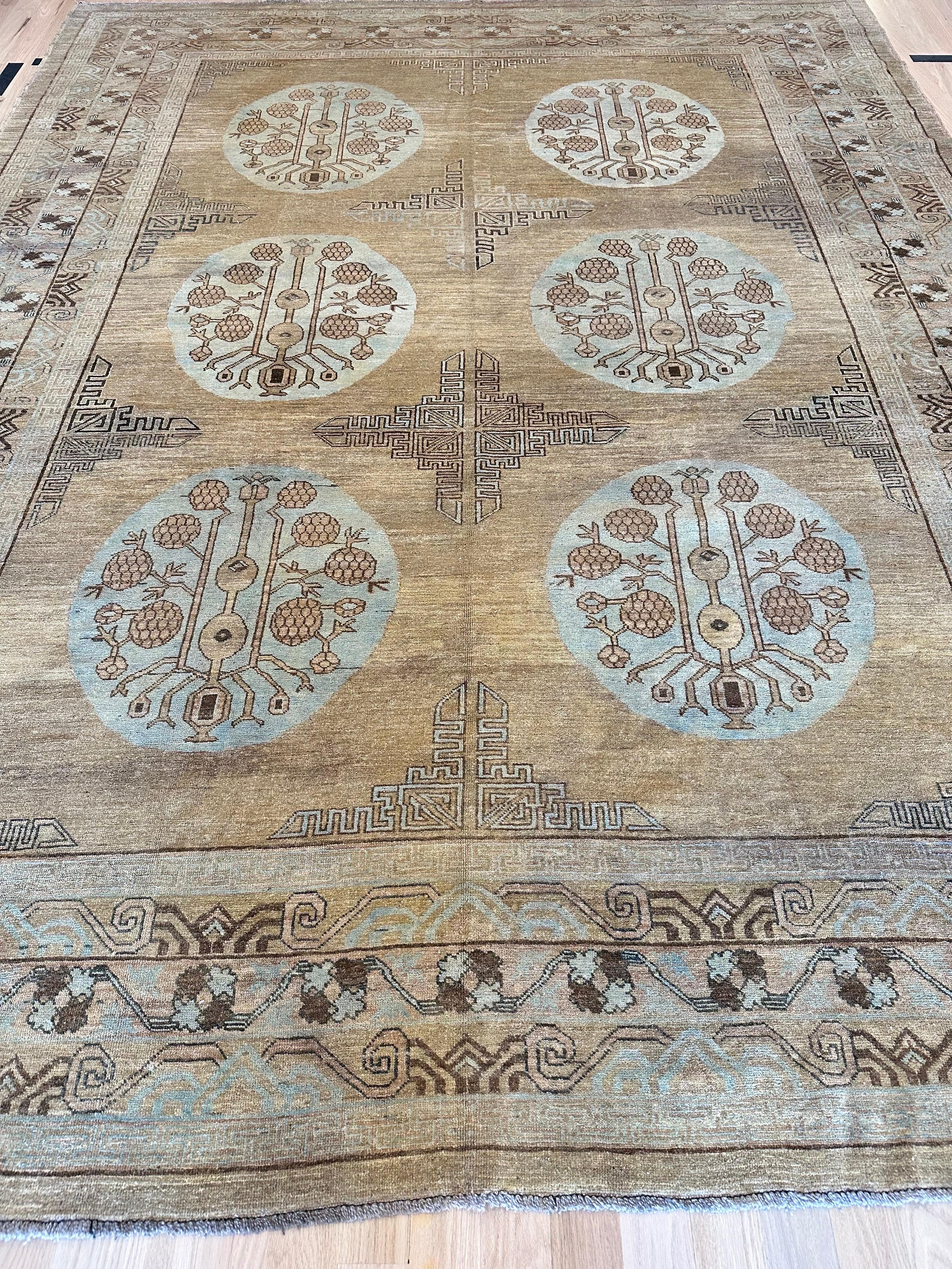 Alfombra Khotan vintage, alfombra oriental hecha a mano, azul claro, caramelo, marrón, gris en venta 2
