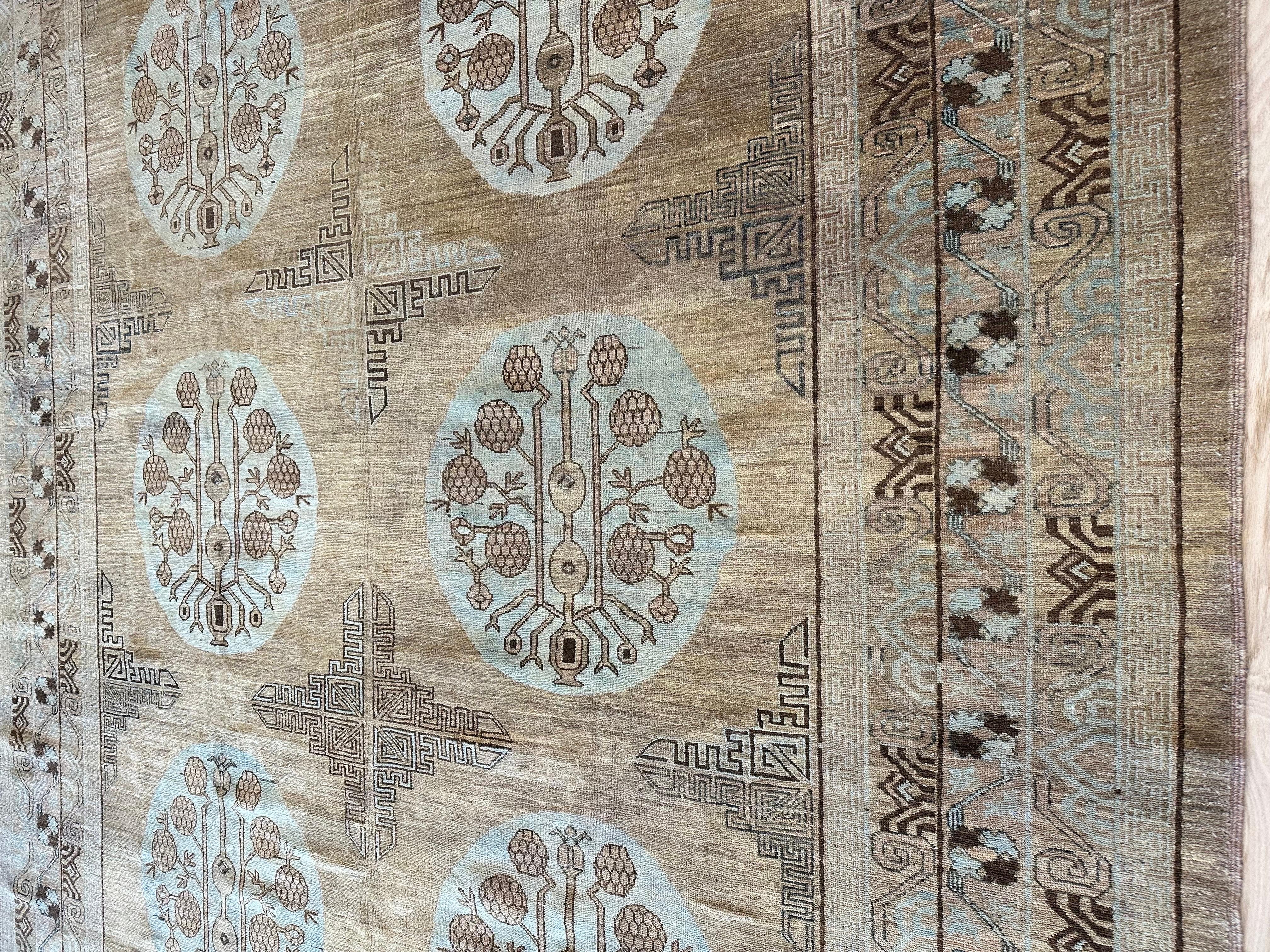 Vintage Khotan Teppich, Handgefertigter Orientteppich, Hellblau, Karamell, Braun, Grau im Angebot 5