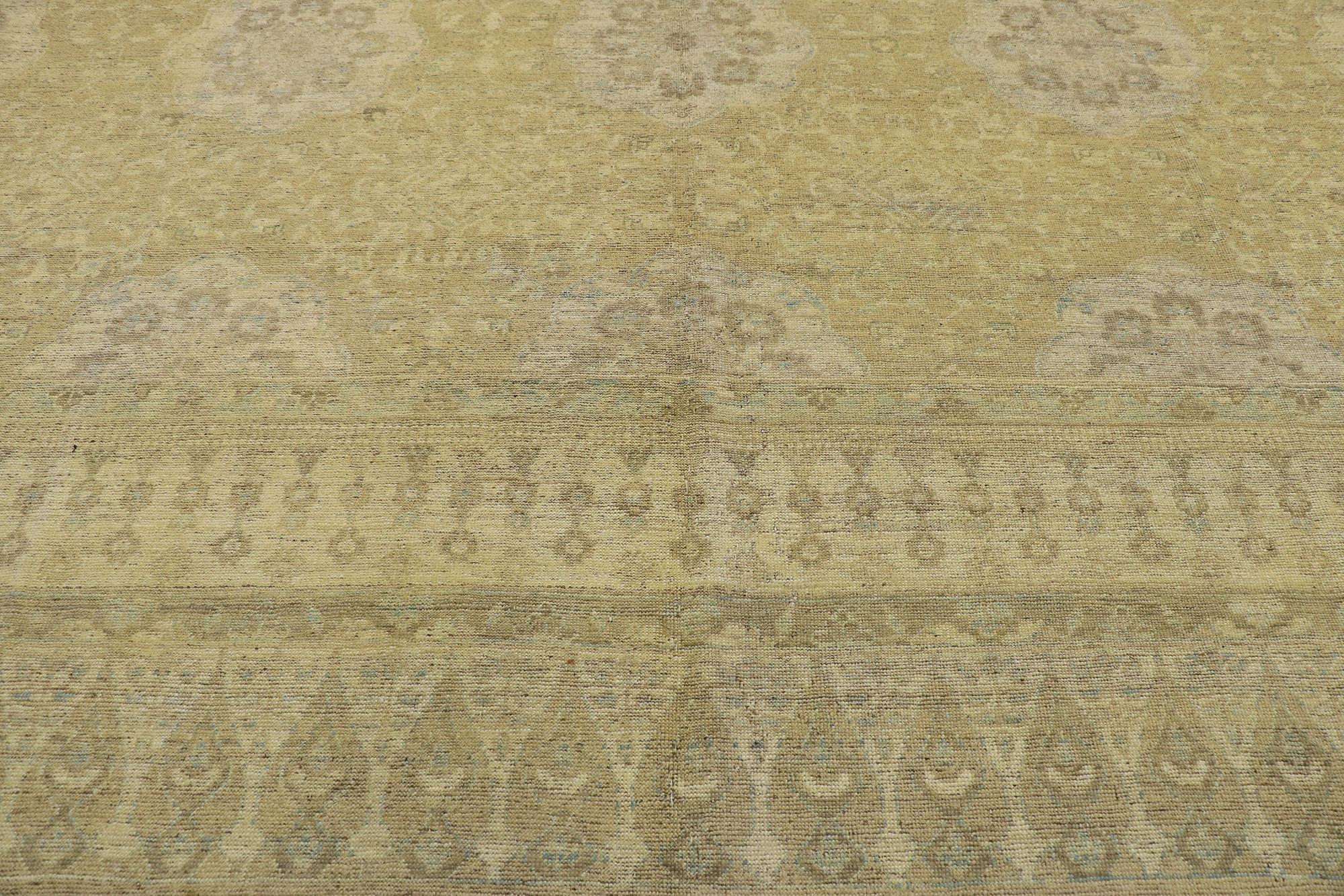 Khotan-Teppich im europäischen Stil (Handgeknüpft) im Angebot