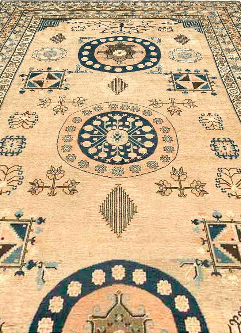 Vintage Khotan (Samarkand) handmade wool carpet
Size: 9'0