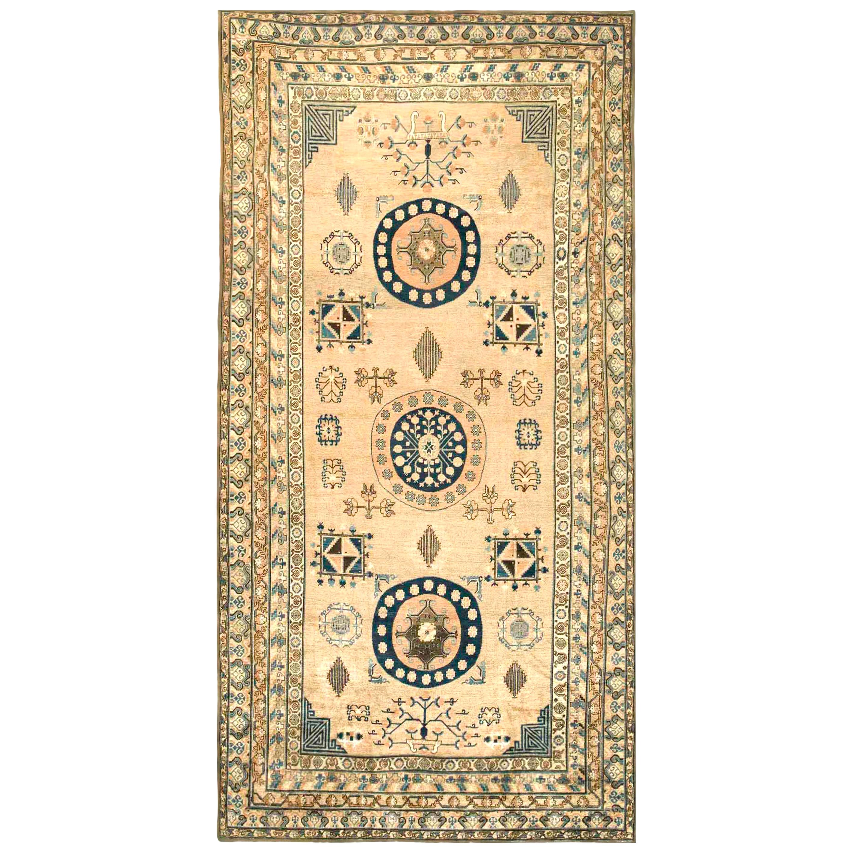 Vintage Khotan 'Samarkand' Handmade Wool Carpet