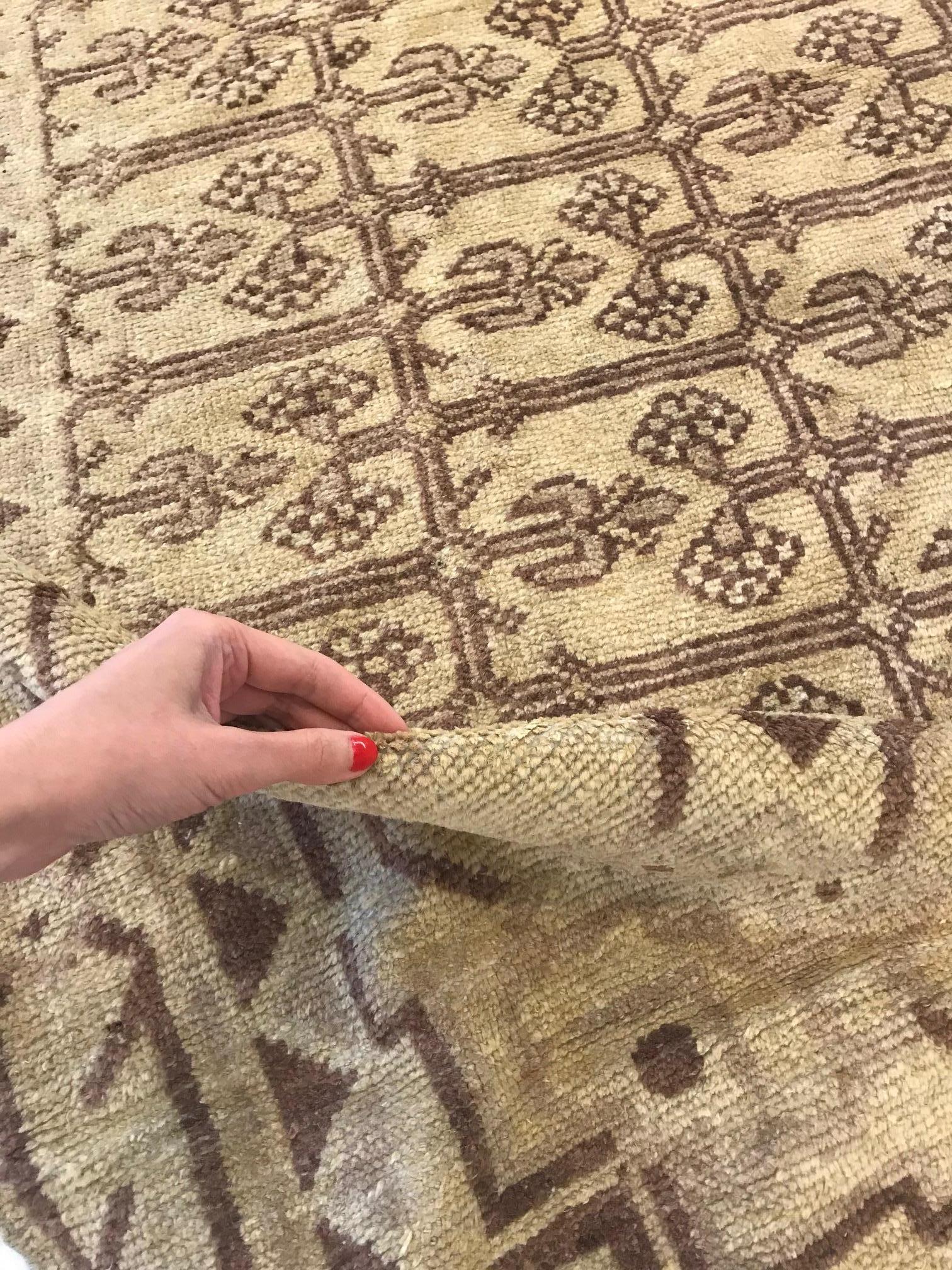 One-of-a-kind Vintage Khotan (Samarkand) rug by Doris Leslie Blau
Size: 10'7